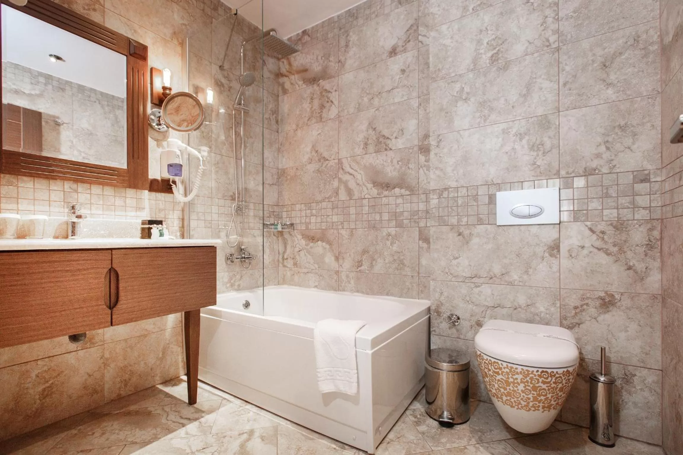 Toilet in Sera Lake Resort Hotel Spa & Aparts