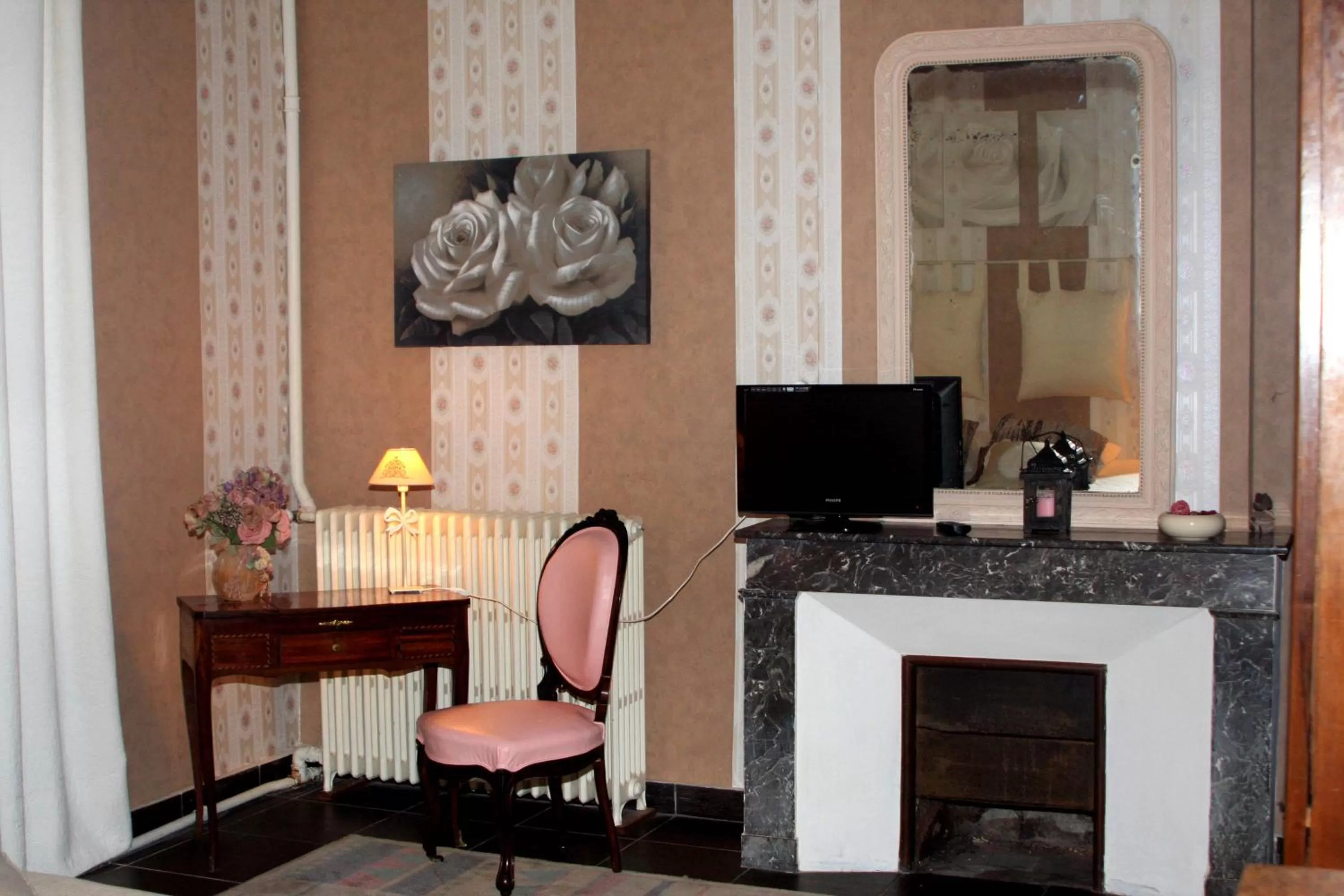 Photo of the whole room in Château la Moune