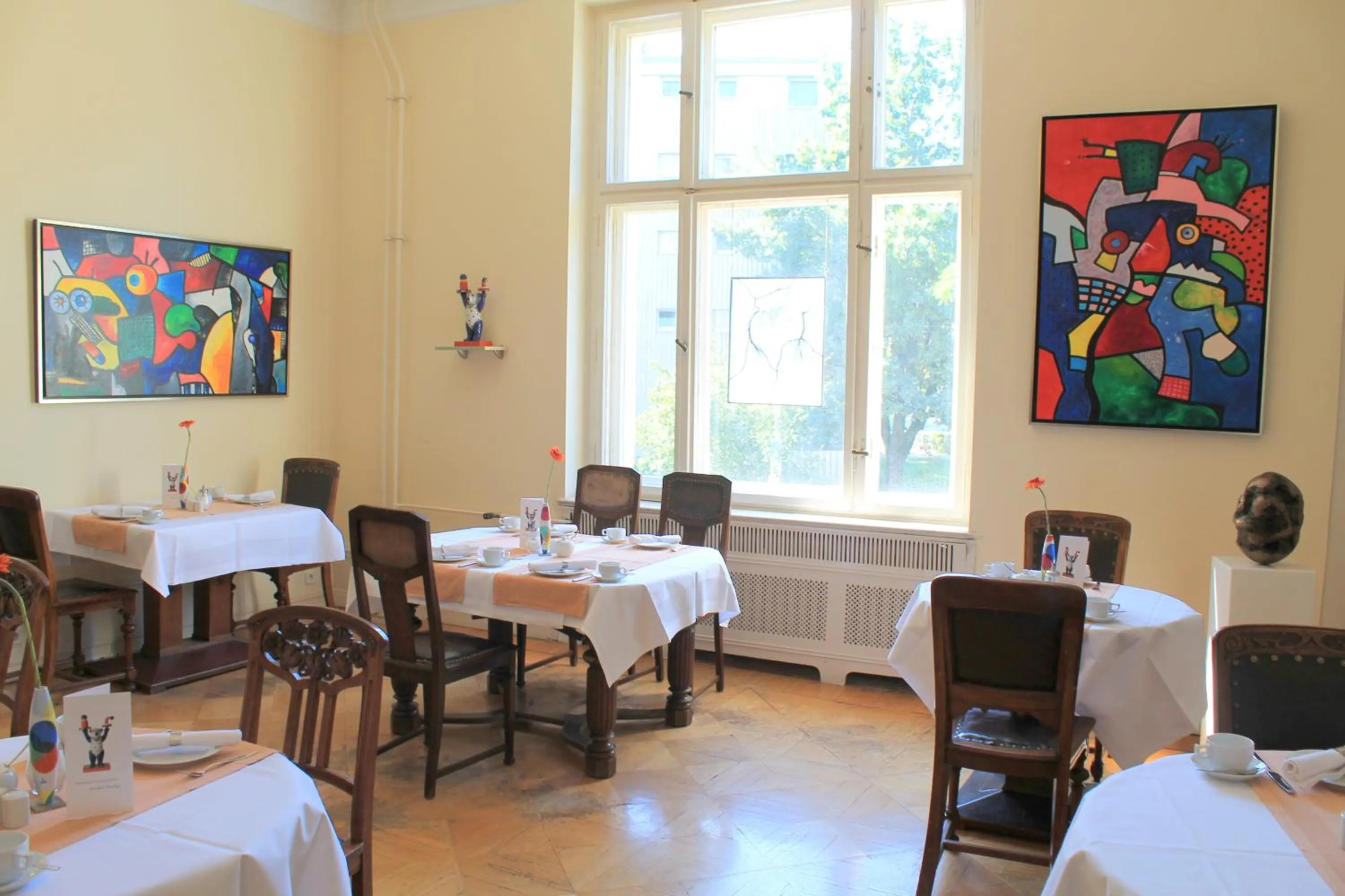 Restaurant/places to eat in Hotel Hansablick