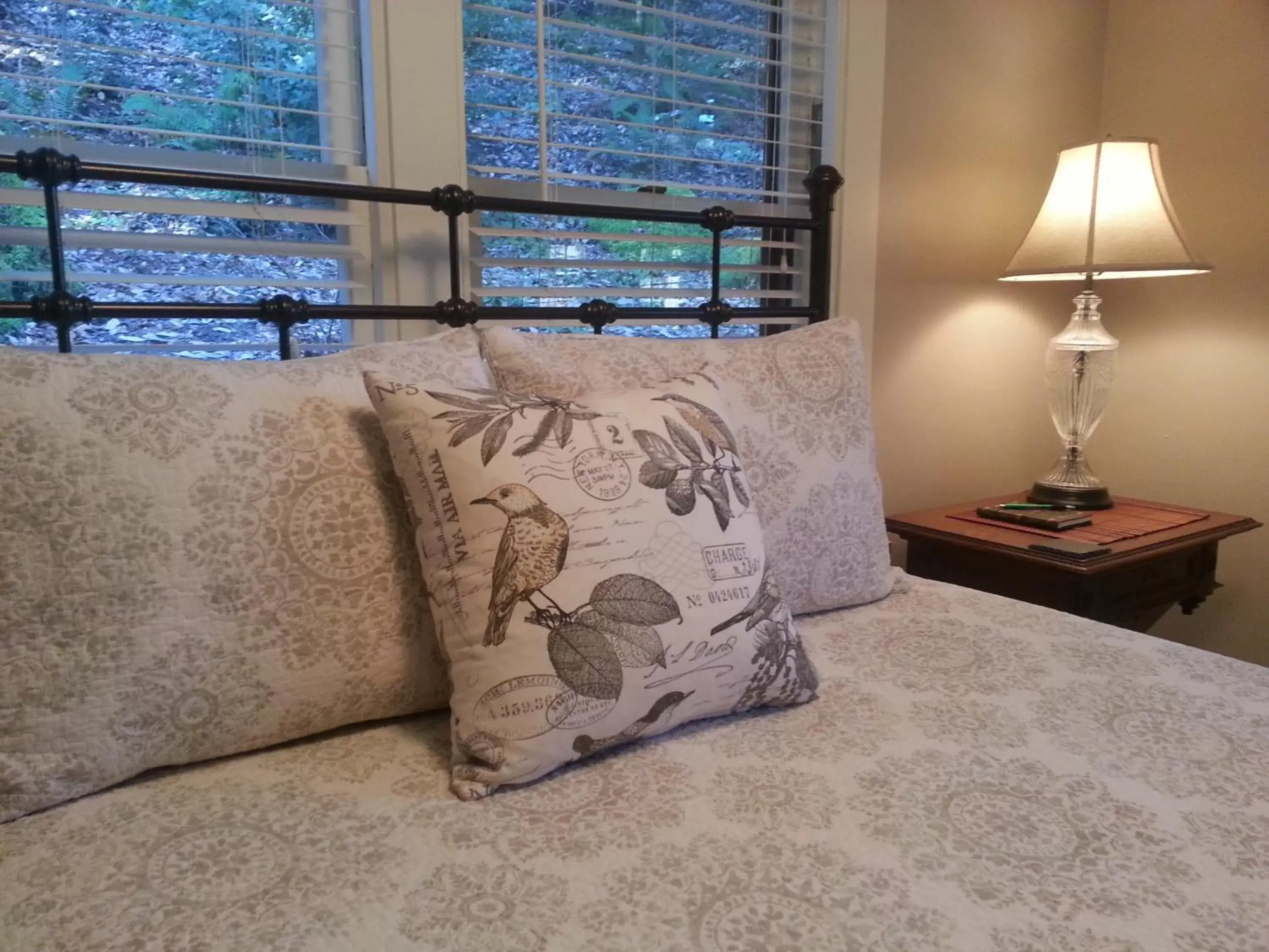 Seating Area in China Creek Cottages