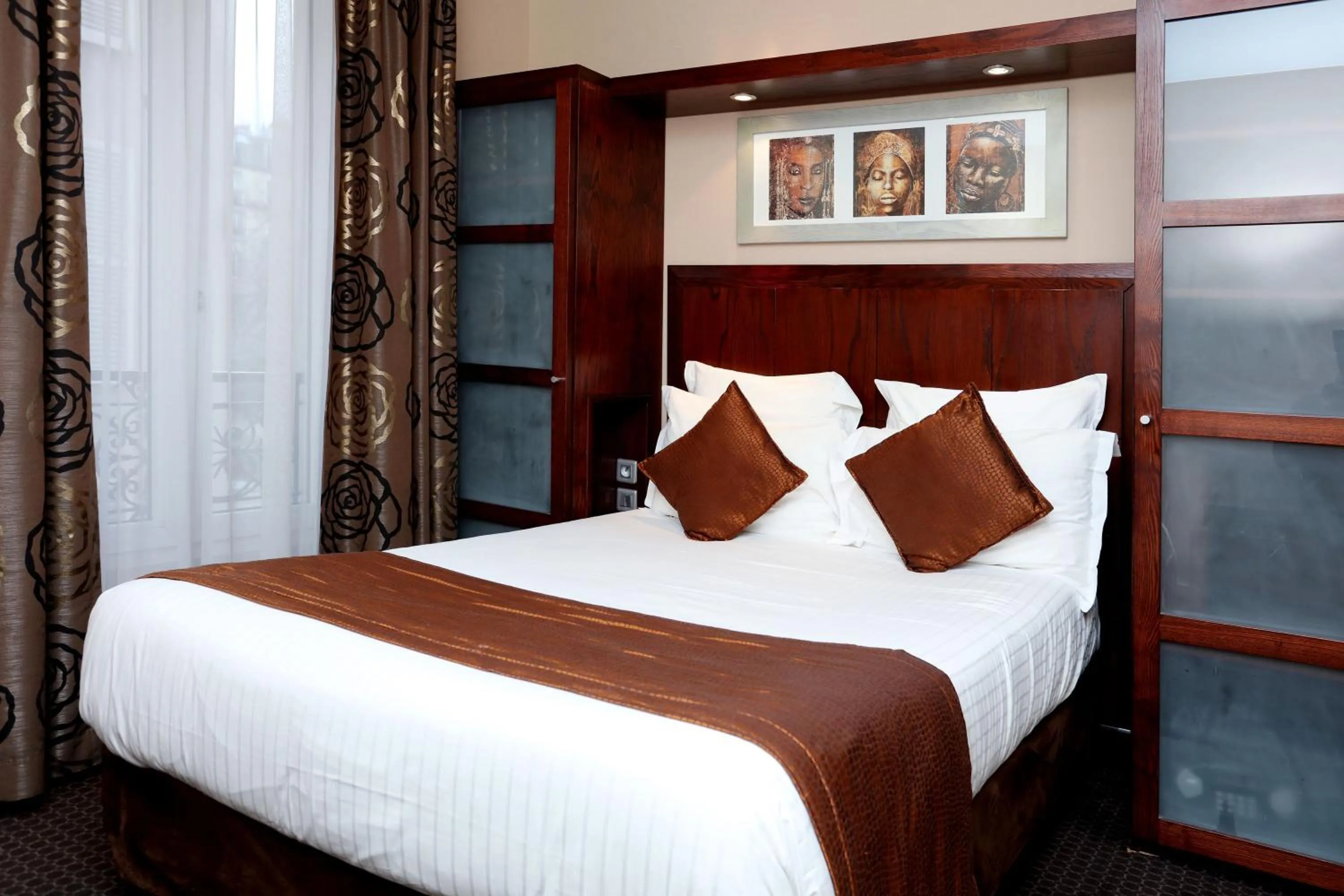 Bed in Grand Hotel Francais