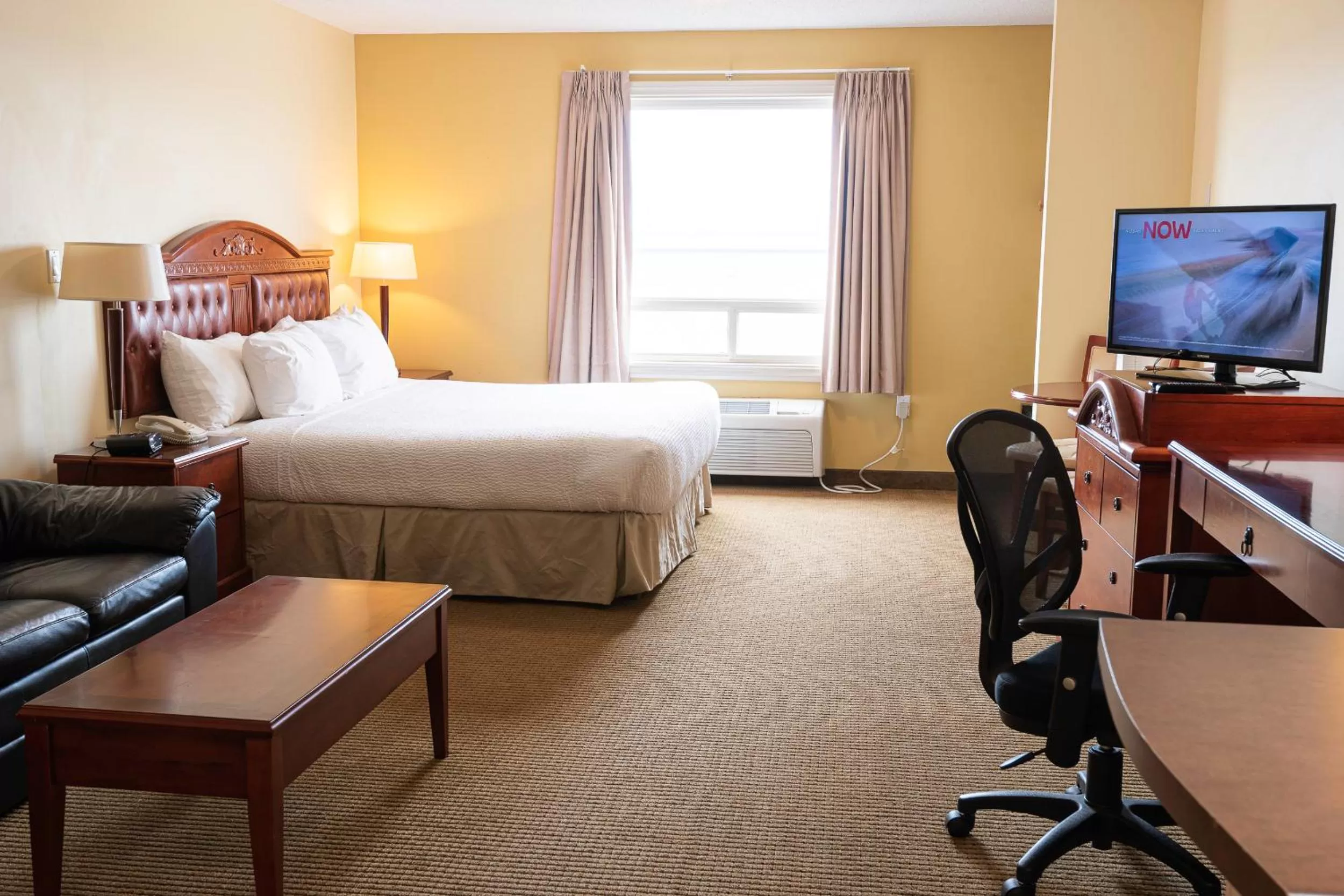 Bedroom, Bed in Days Inn by Wyndham Bonnyville