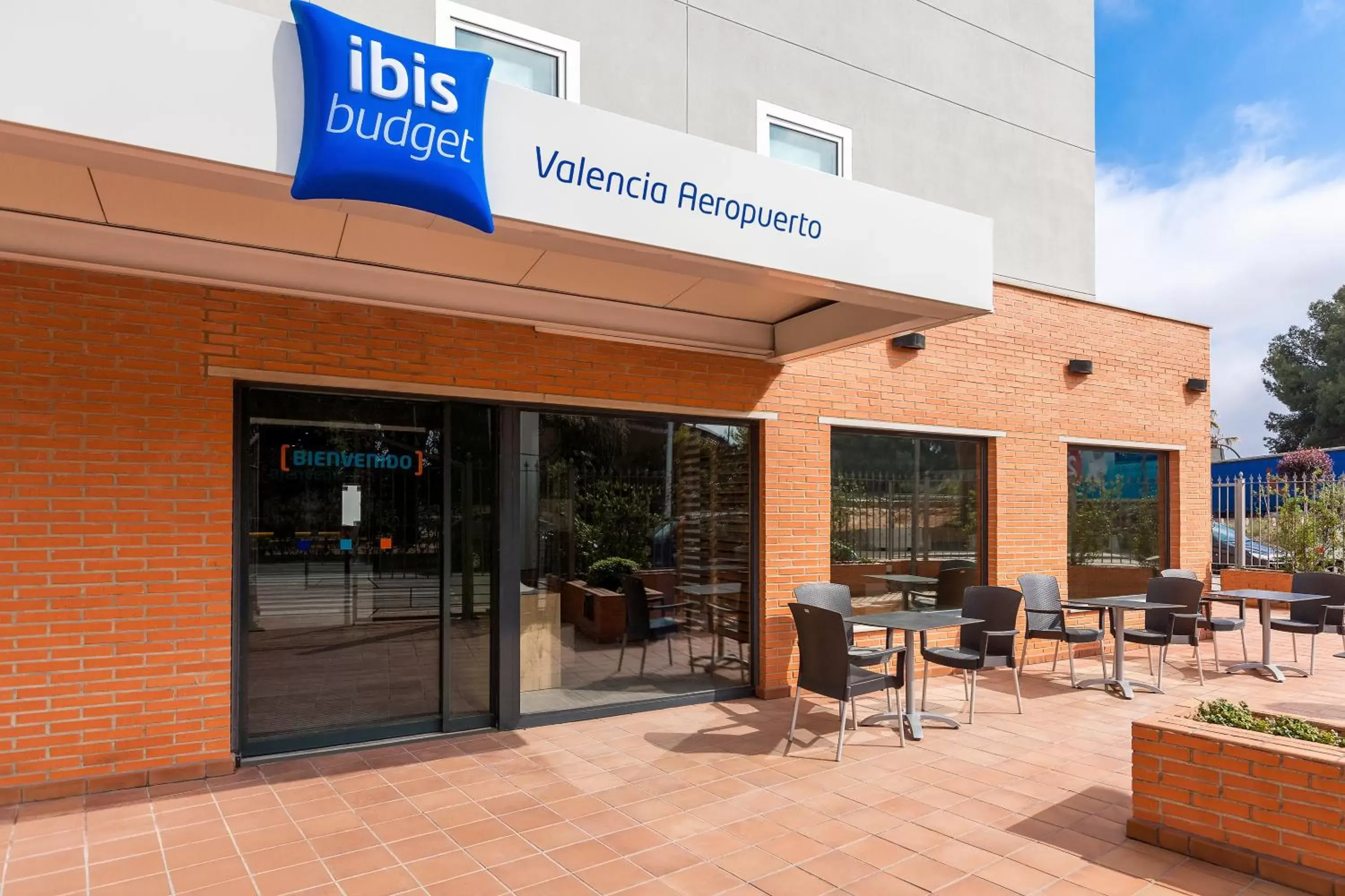 Facade/entrance in Ibis Budget Valencia Aeropuerto