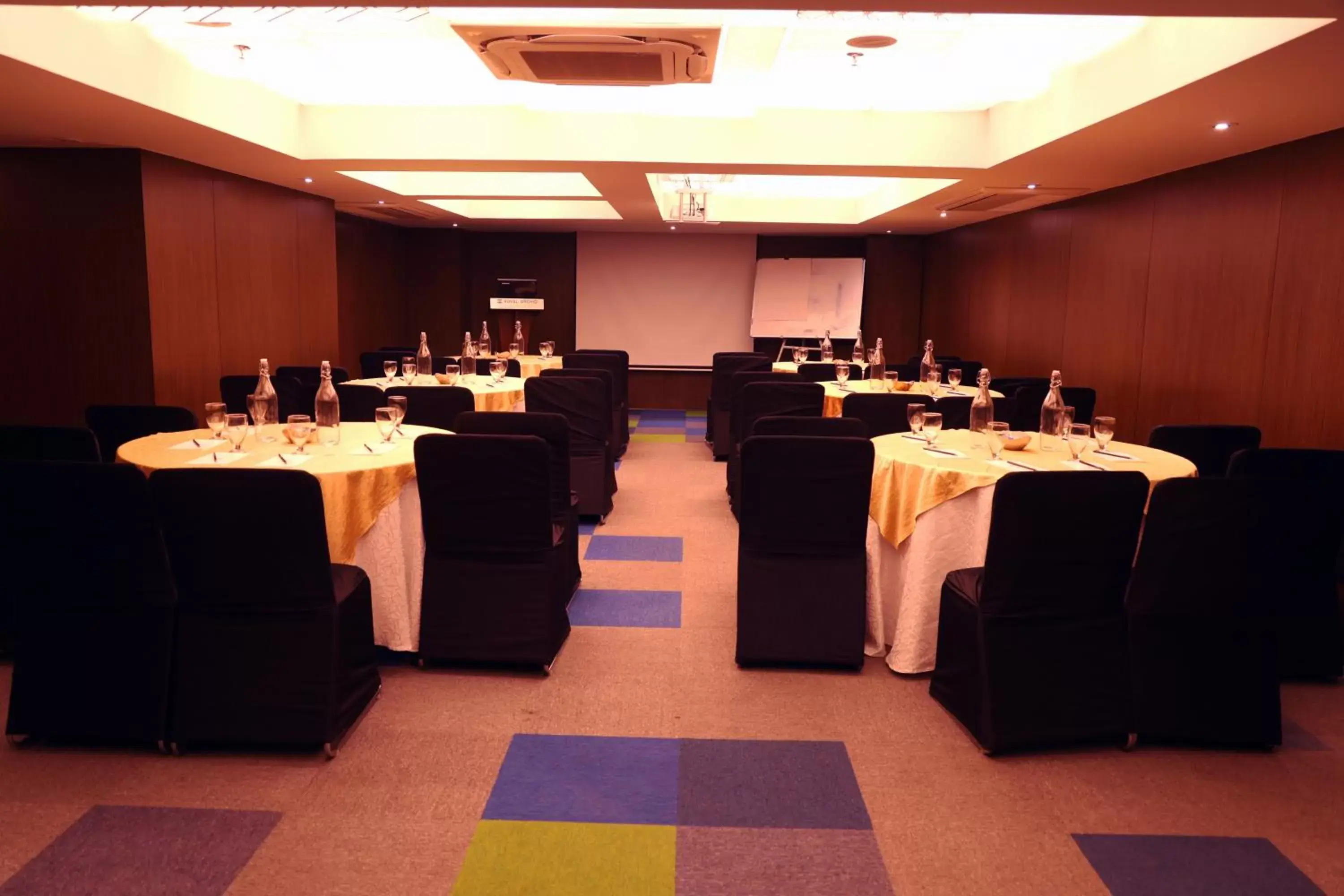 Banquet/Function facilities in Royal Orchid Golden Suites Pune