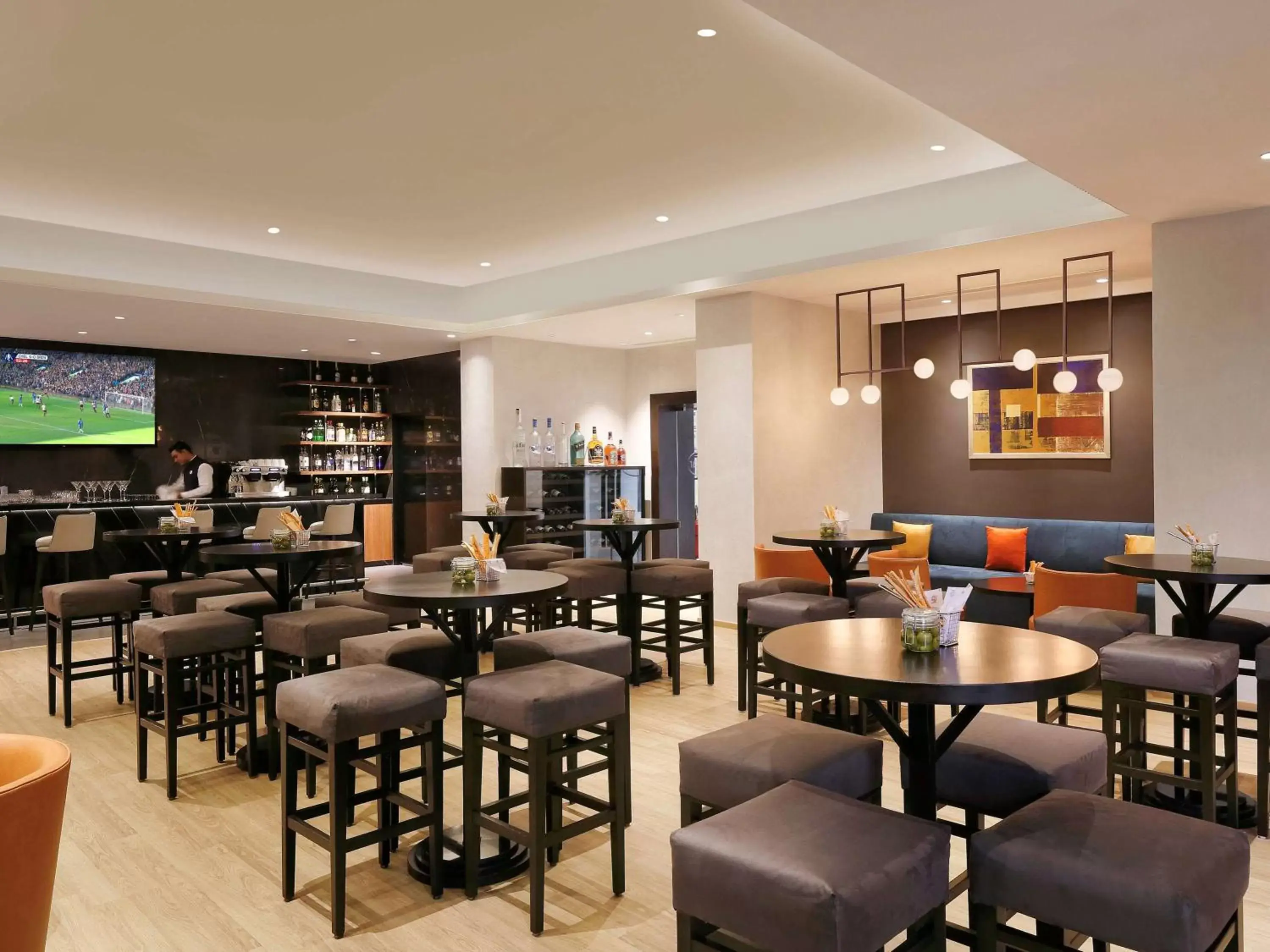 Restaurant/places to eat, Lounge/Bar in Novotel Hyderabad Convention Centre