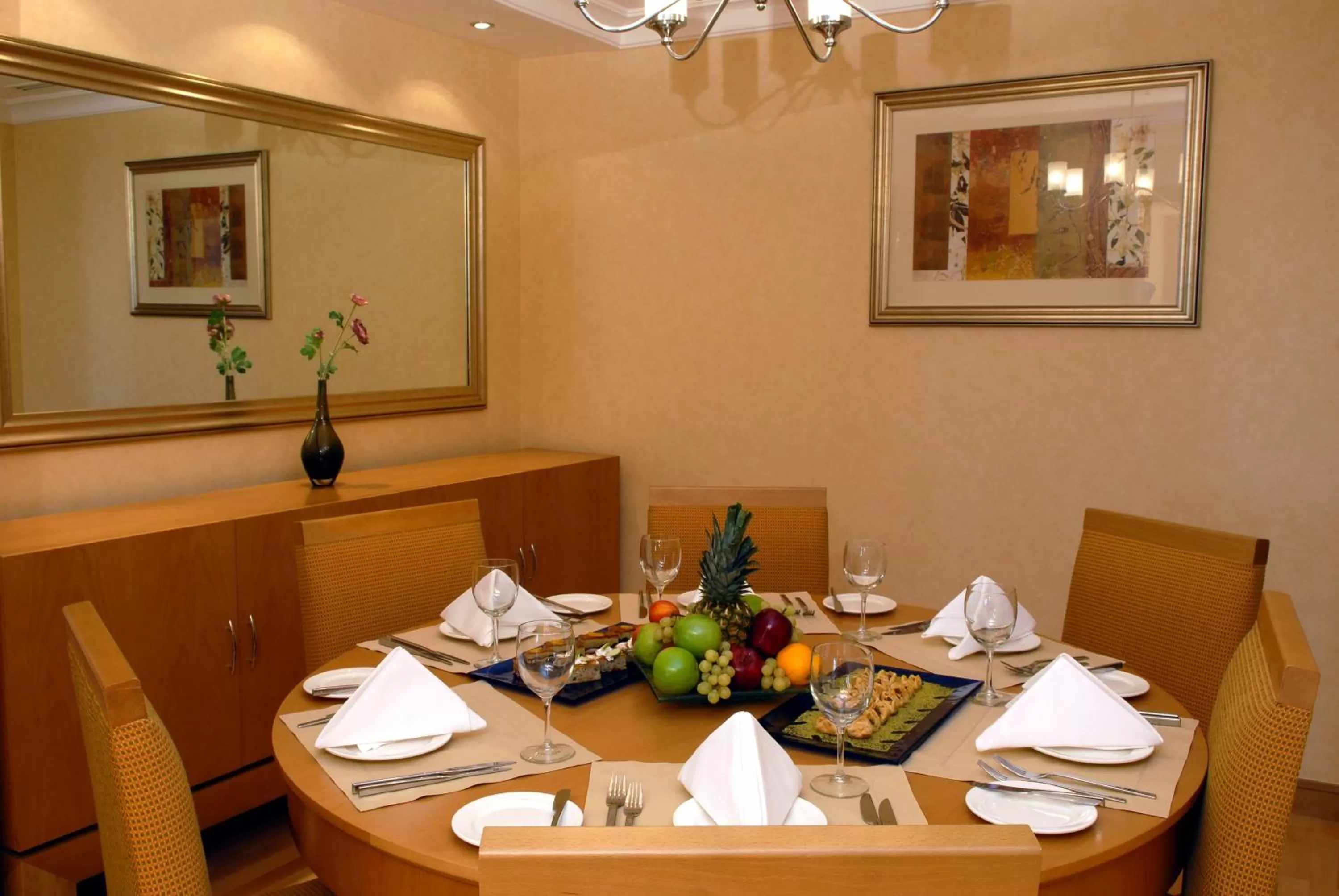 Food and drinks in Copthorne Al Jahra Hotel & Resort