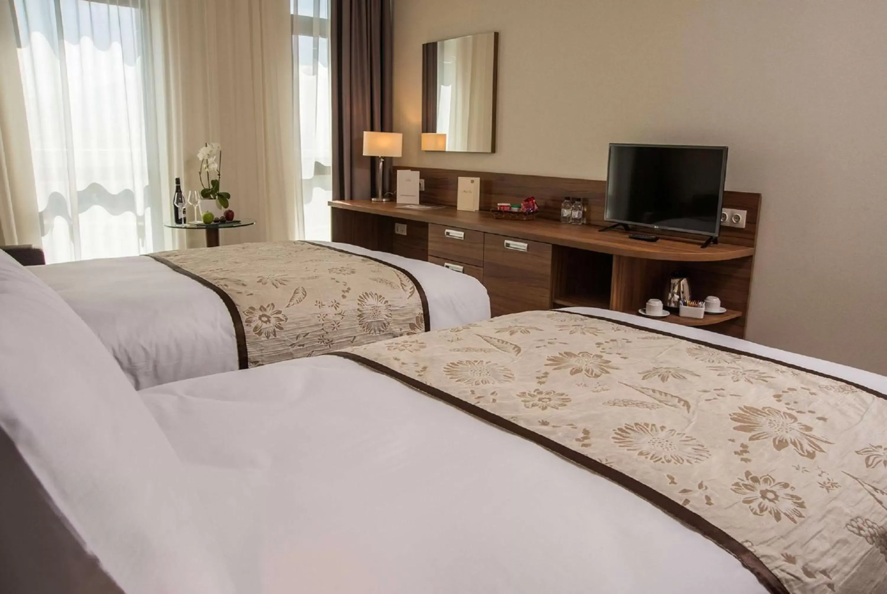 Shower, Bed in Best Western Premier Sofia Airport Hotel