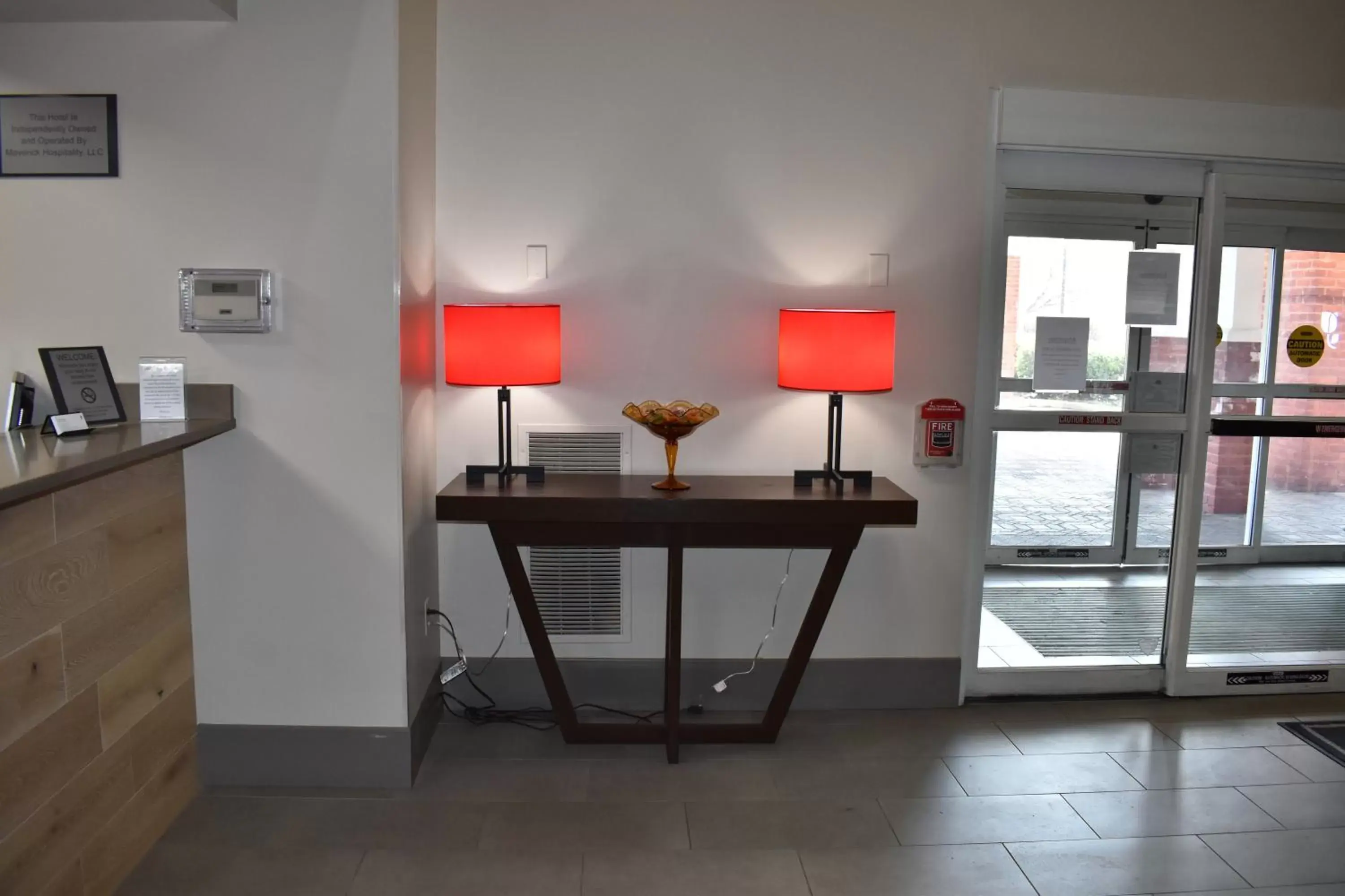 Seating area in Country Inn & Suites by Radisson, Hagerstown, MD