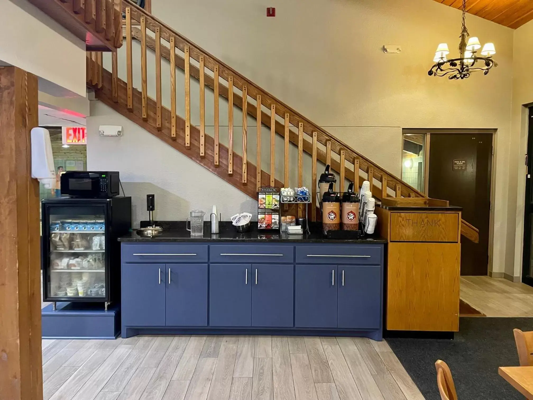 Breakfast, Kitchen/Kitchenette in AmericInn by Wyndham Tofte Near Lake Superior