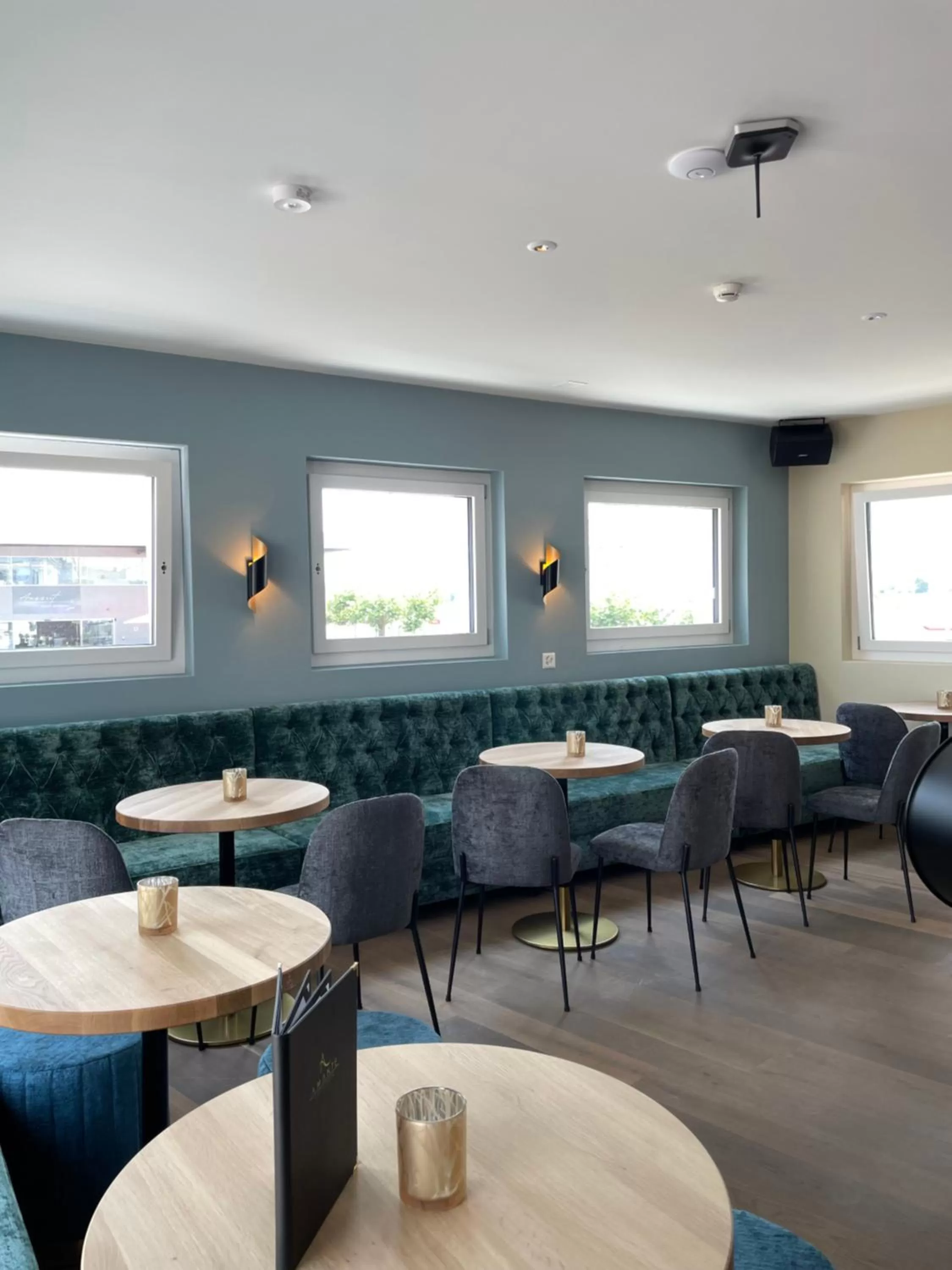 Restaurant/places to eat in AMANTE Hotel