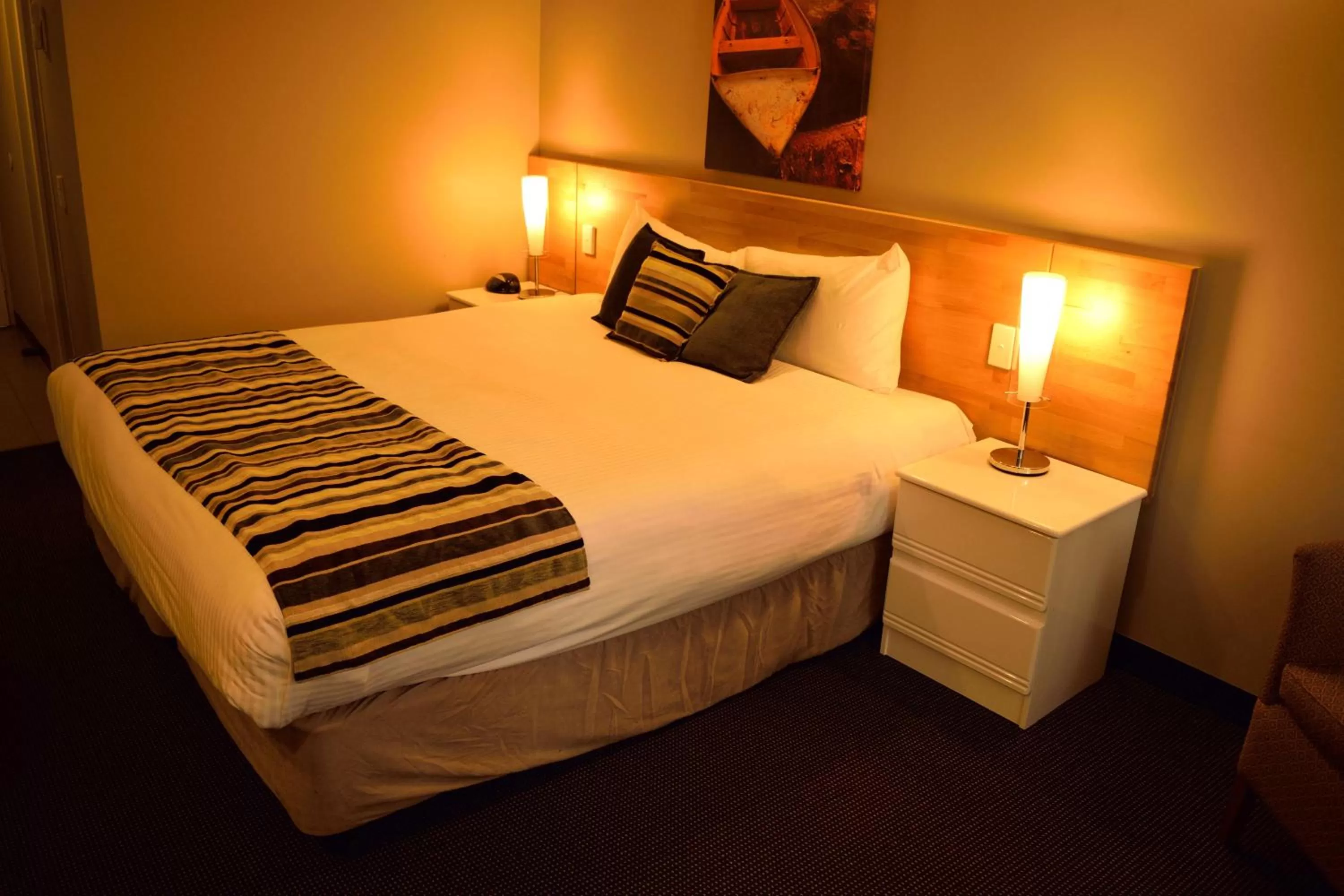 Photo of the whole room, Bed in Motel 98