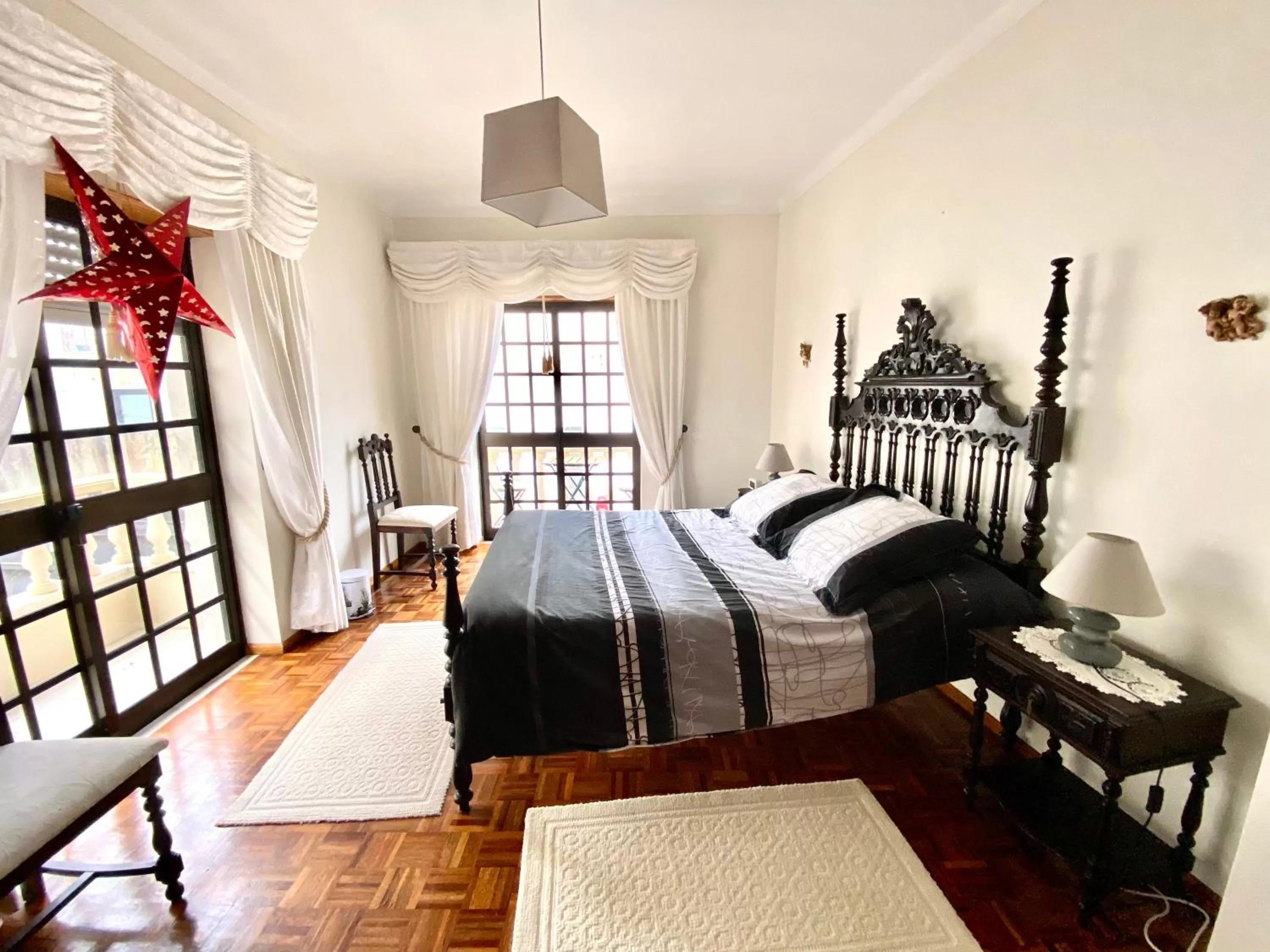 Bed in Spray B&B Sitio in Nazare Mini bar, European style