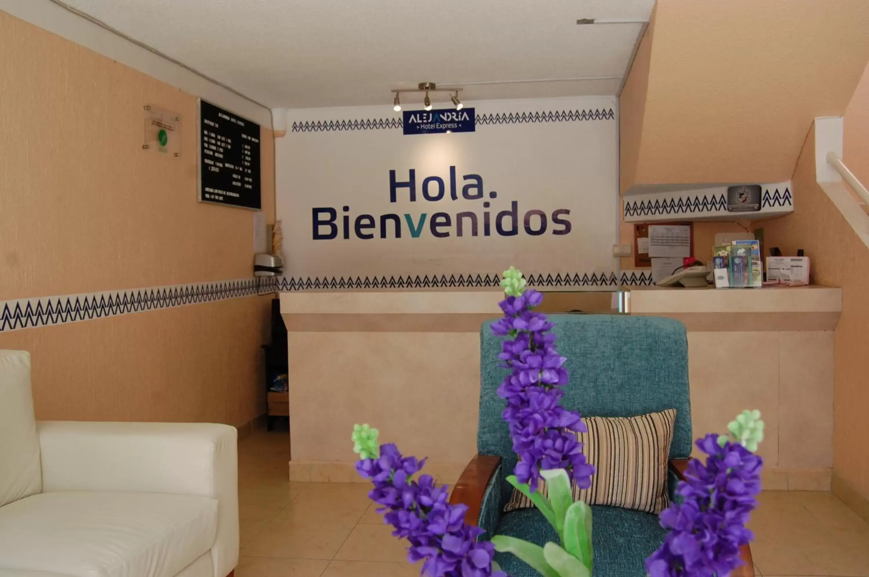 Lobby or reception in Hotel Express Alejandría