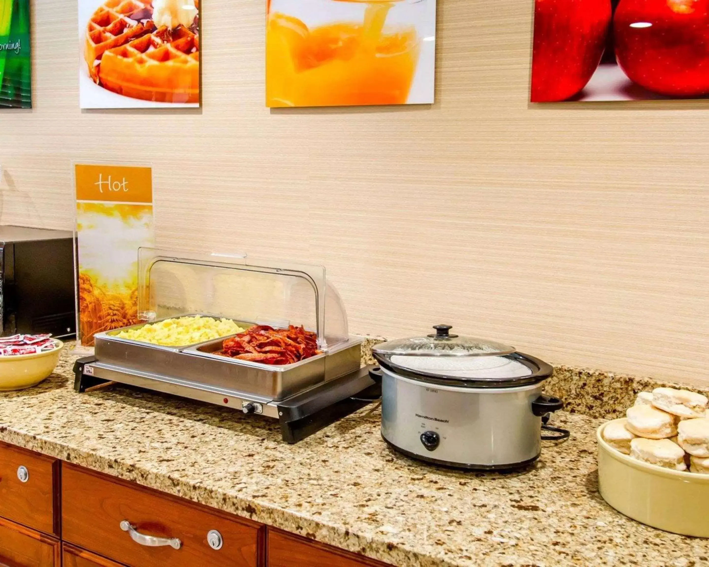 Restaurant/places to eat in Quality Inn Oakwood Restaurant/places to eat in Quality Inn Oakwood