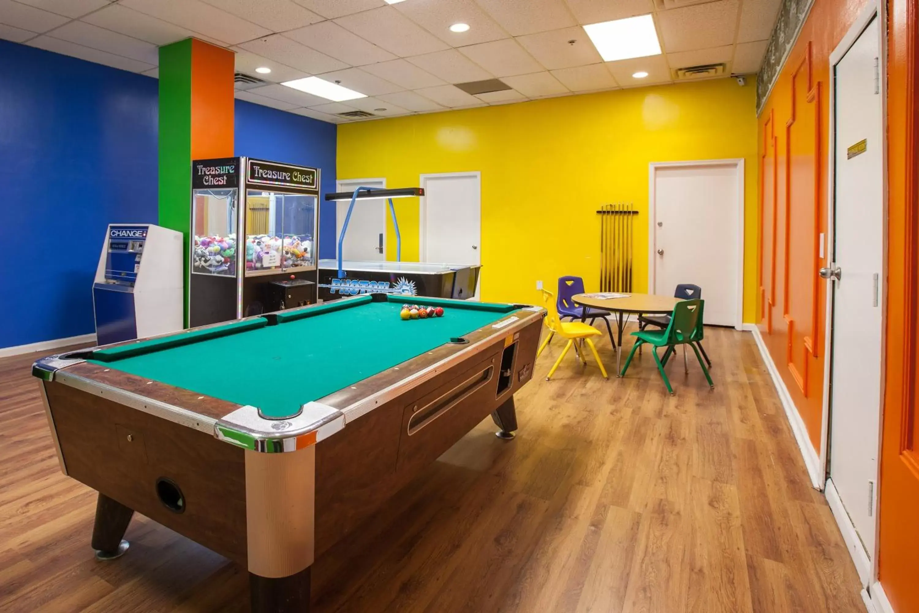 Game Room, Billiards in Legacy Vacation Resorts - Brigantine Beach