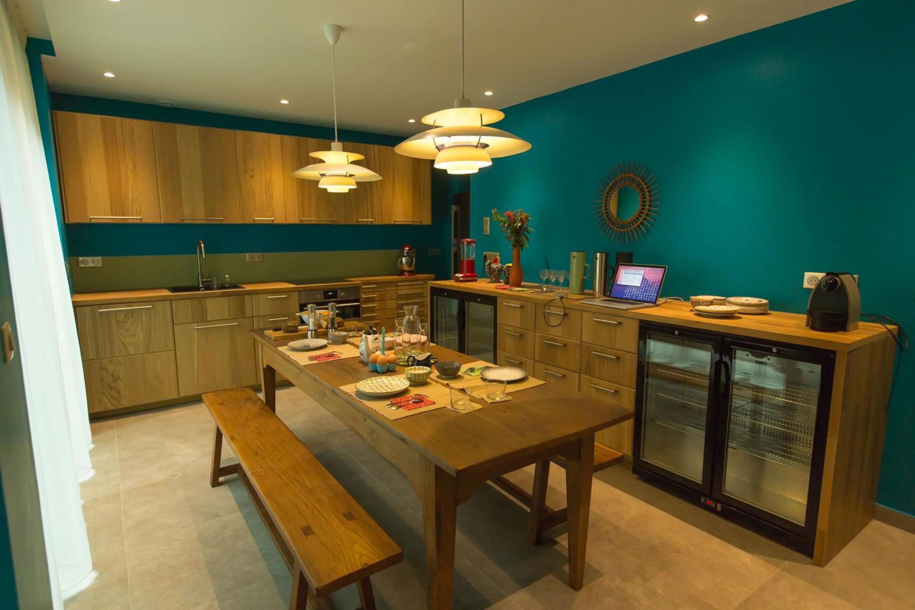 Communal kitchen in Eden Lodge Paris