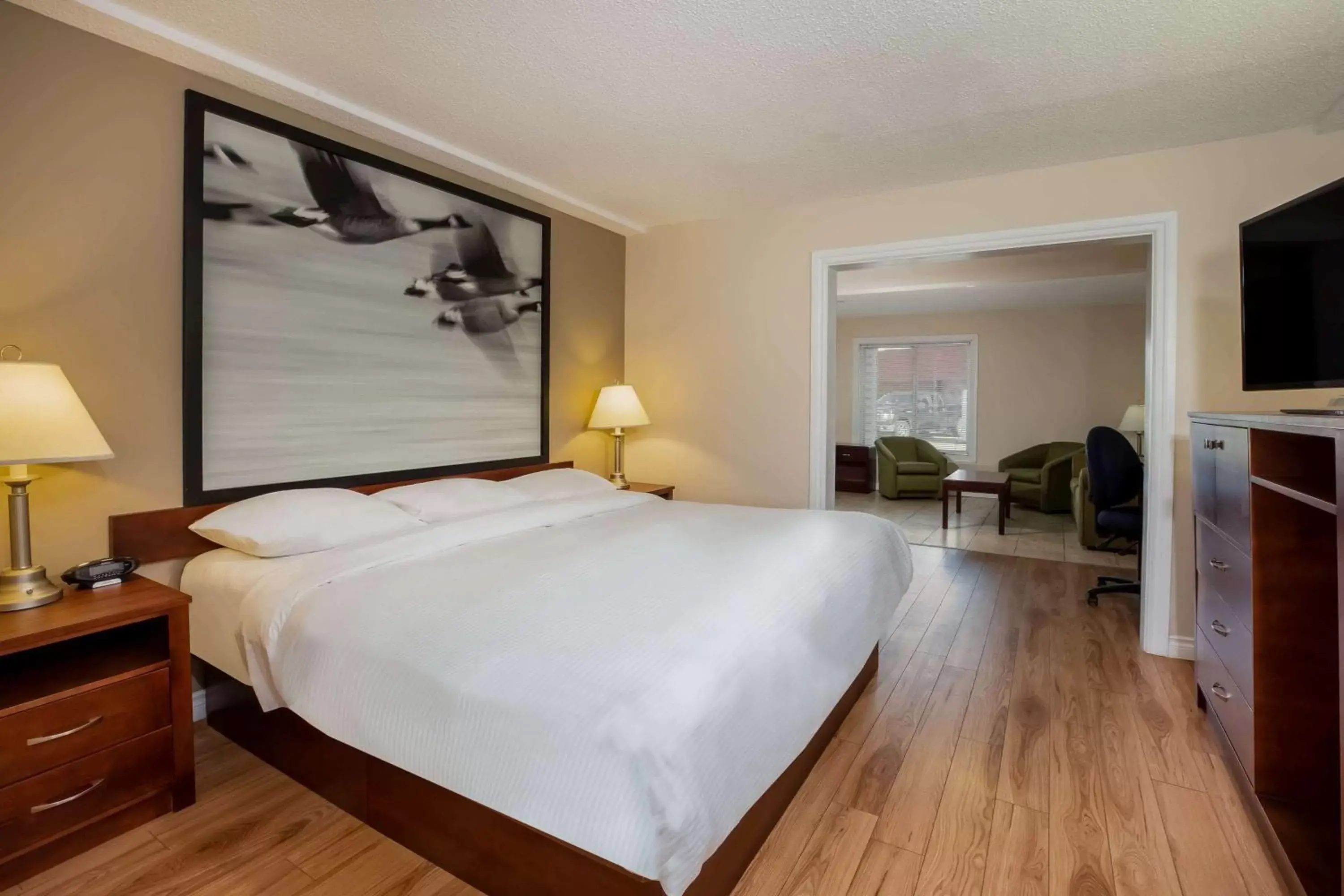 Photo of the whole room, Bed in Super 8 by Wyndham Smoky Lake