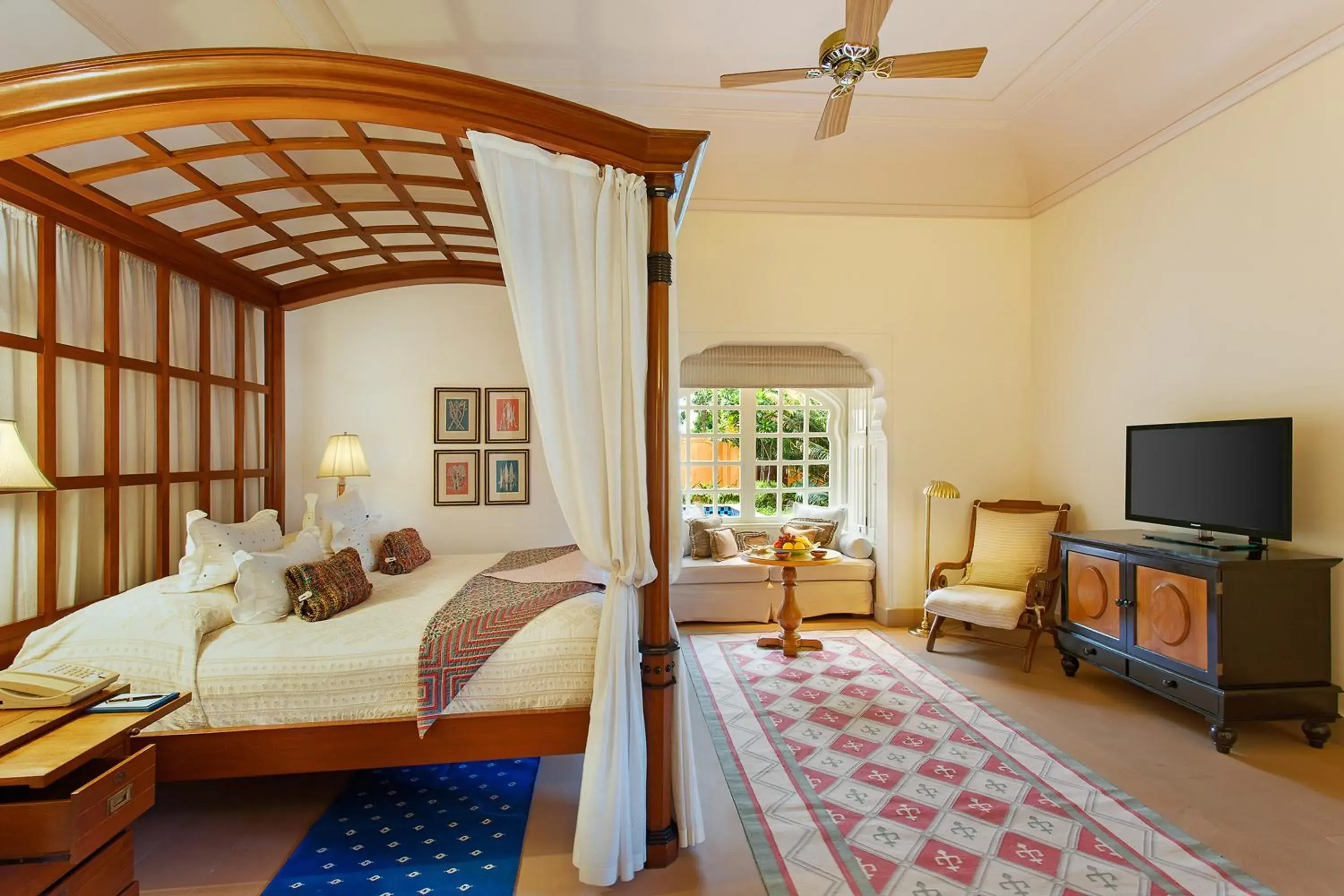 Bedroom, Bed in The Oberoi Rajvilas Jaipur