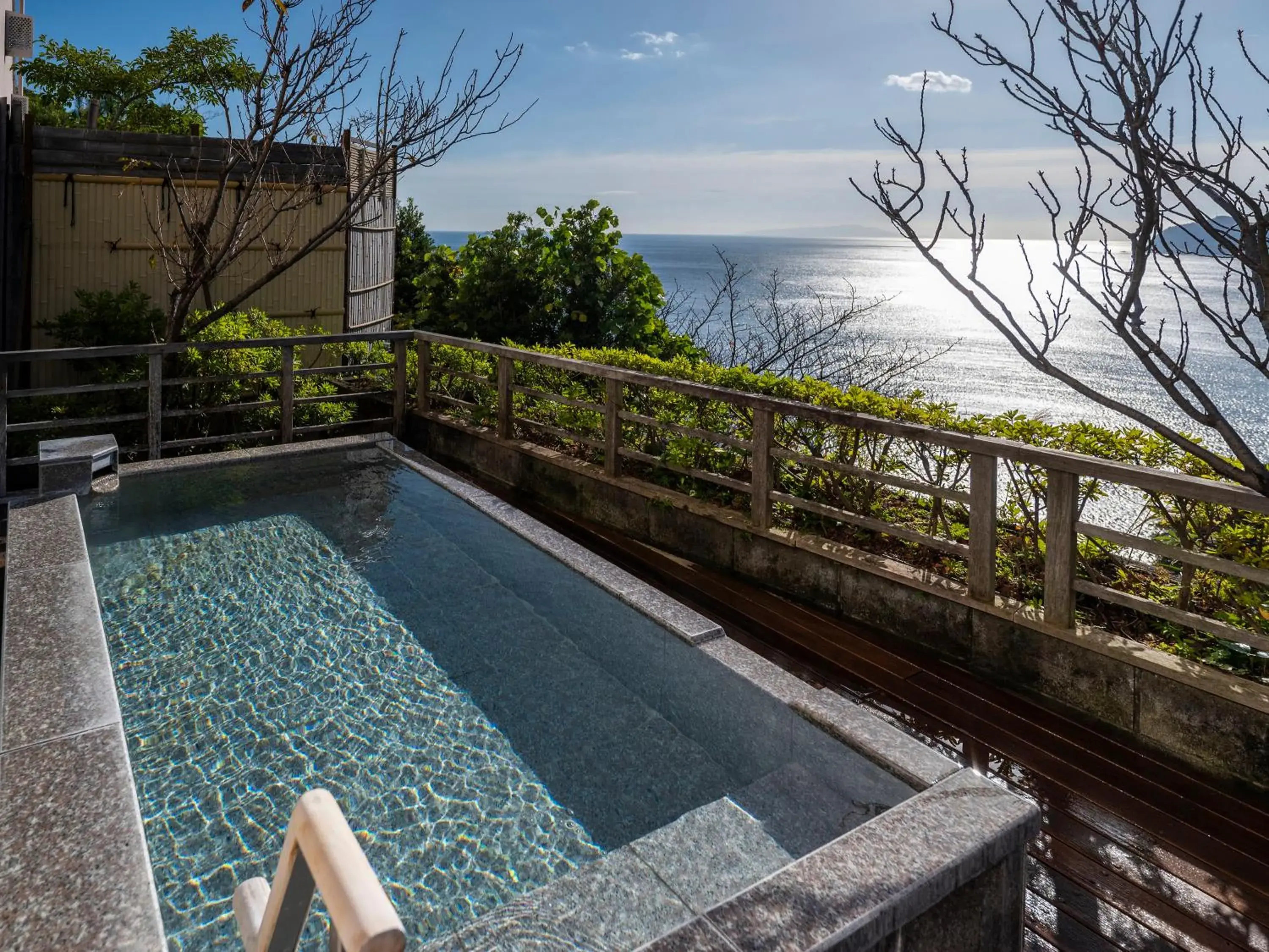 Open Air Bath, Swimming Pool in Hotel New Akao