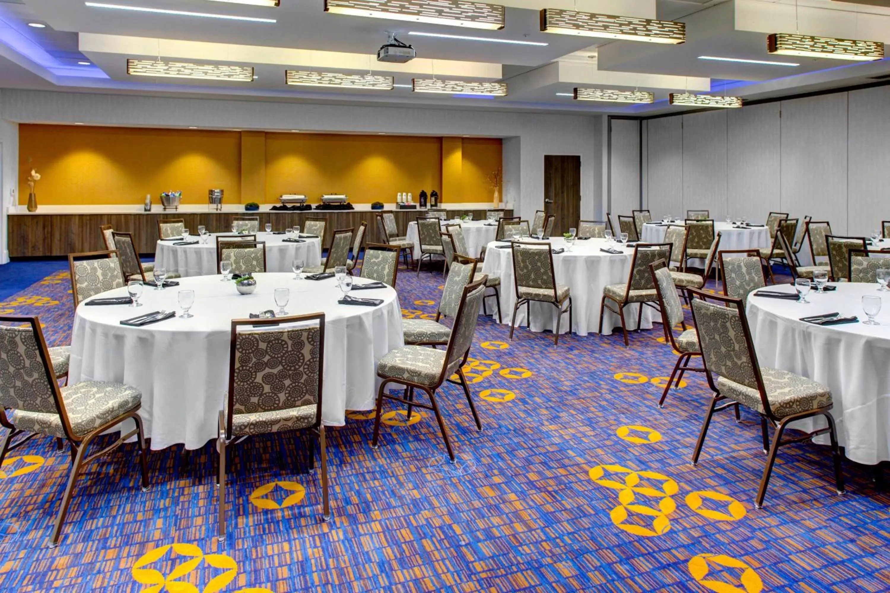 Meeting/conference room, Restaurant/Places to Eat in Courtyard by Marriott Carrollton
