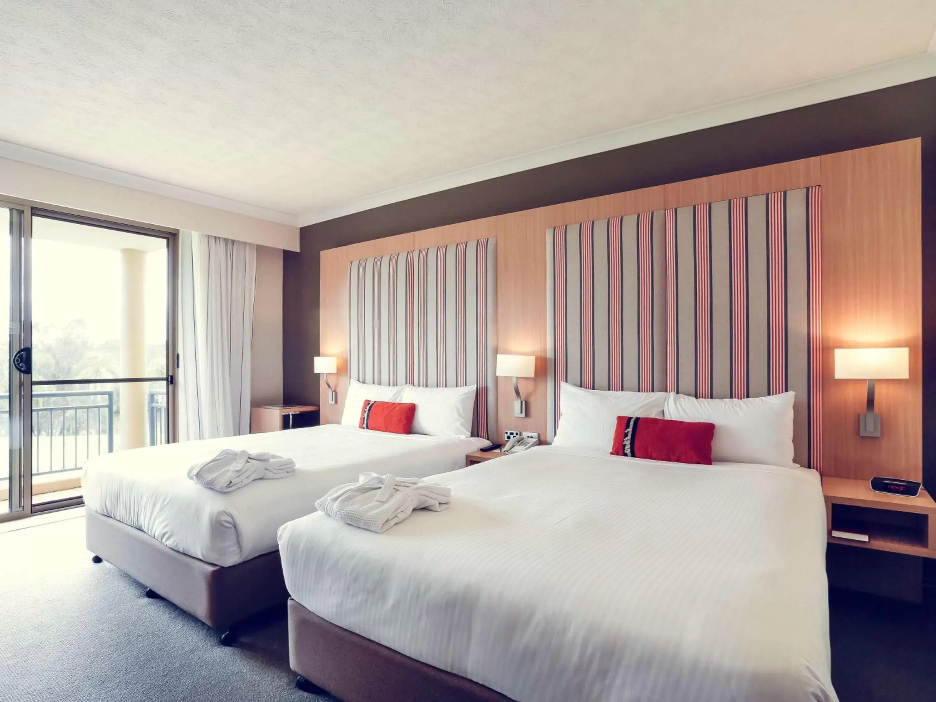 Resort Twin Room in Mercure Gold Coast Resort