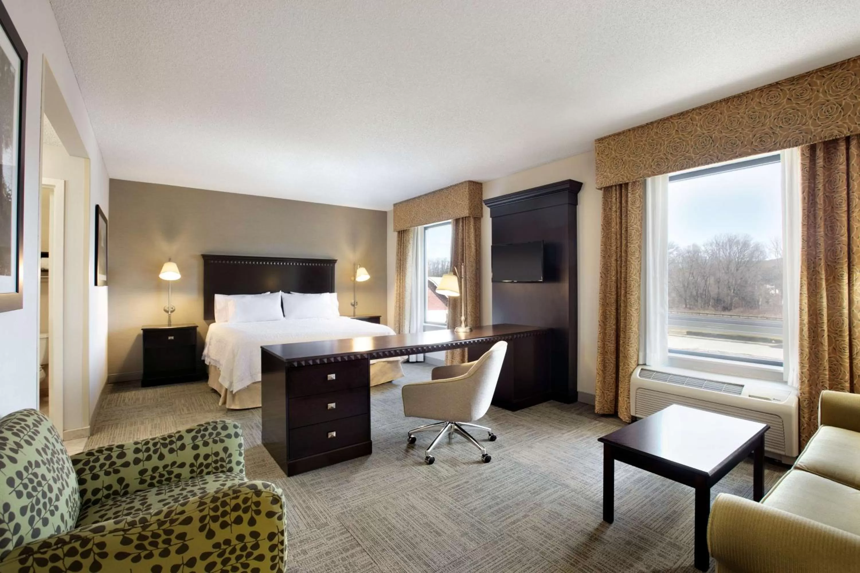Bedroom, Bed in Hampton Inn & Suites Mahwah