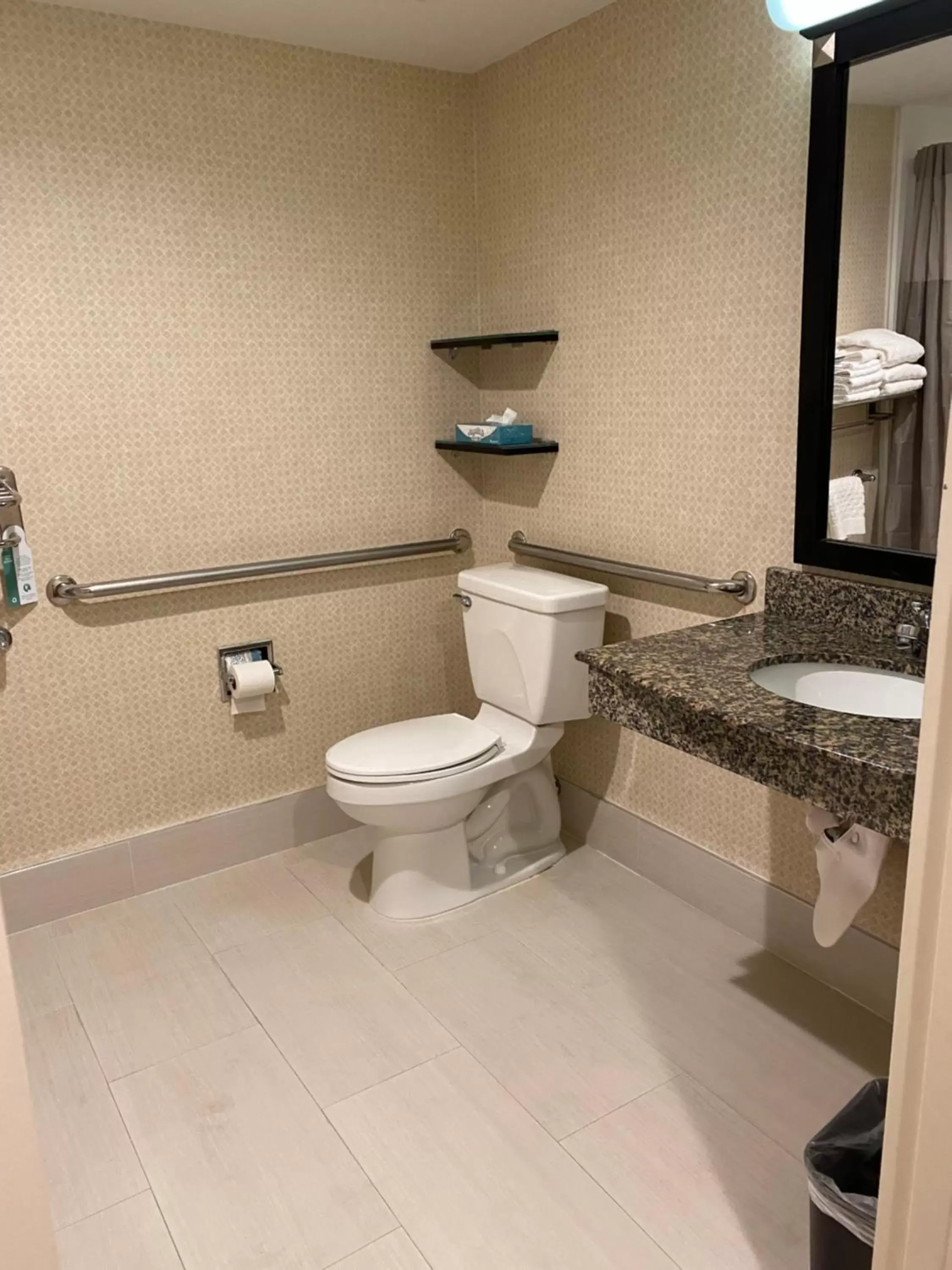Toilet, Bathroom in Best Western Bar Harbour Inn