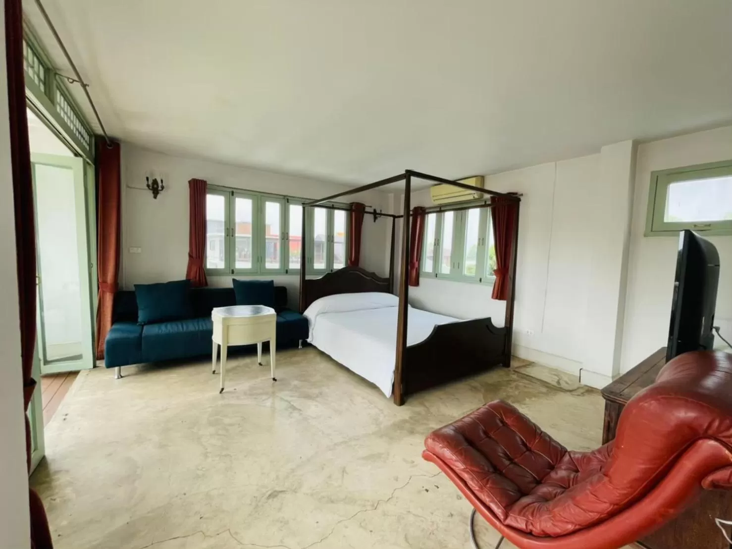 Bed in Villa Duangchampa