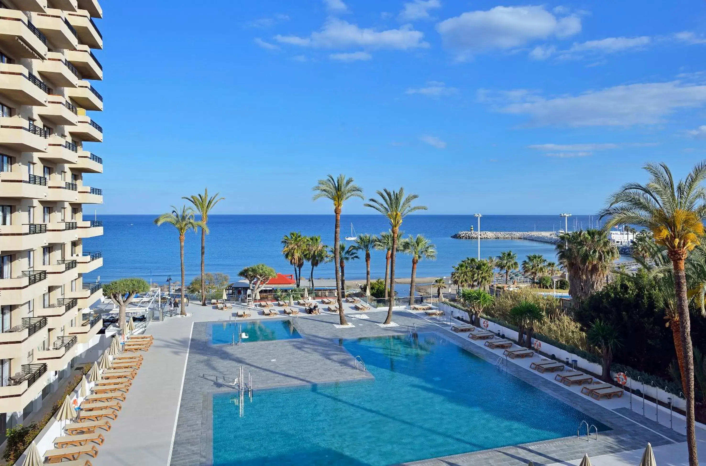 Swimming Pool in Hotel Ocean House Costa del Sol, Affiliated by Meliá