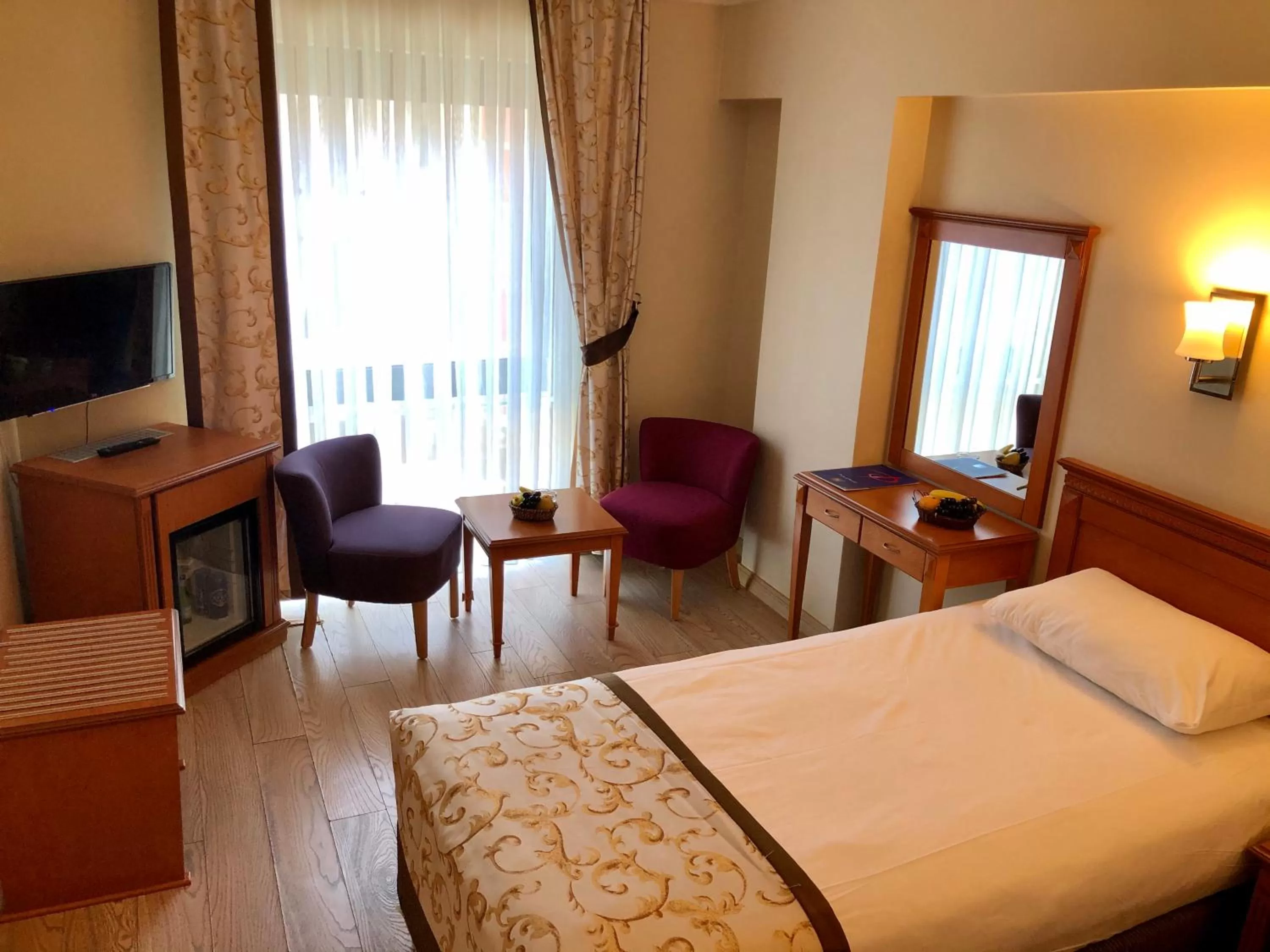 TV and multimedia, Bed in Prestige Hotel Old City