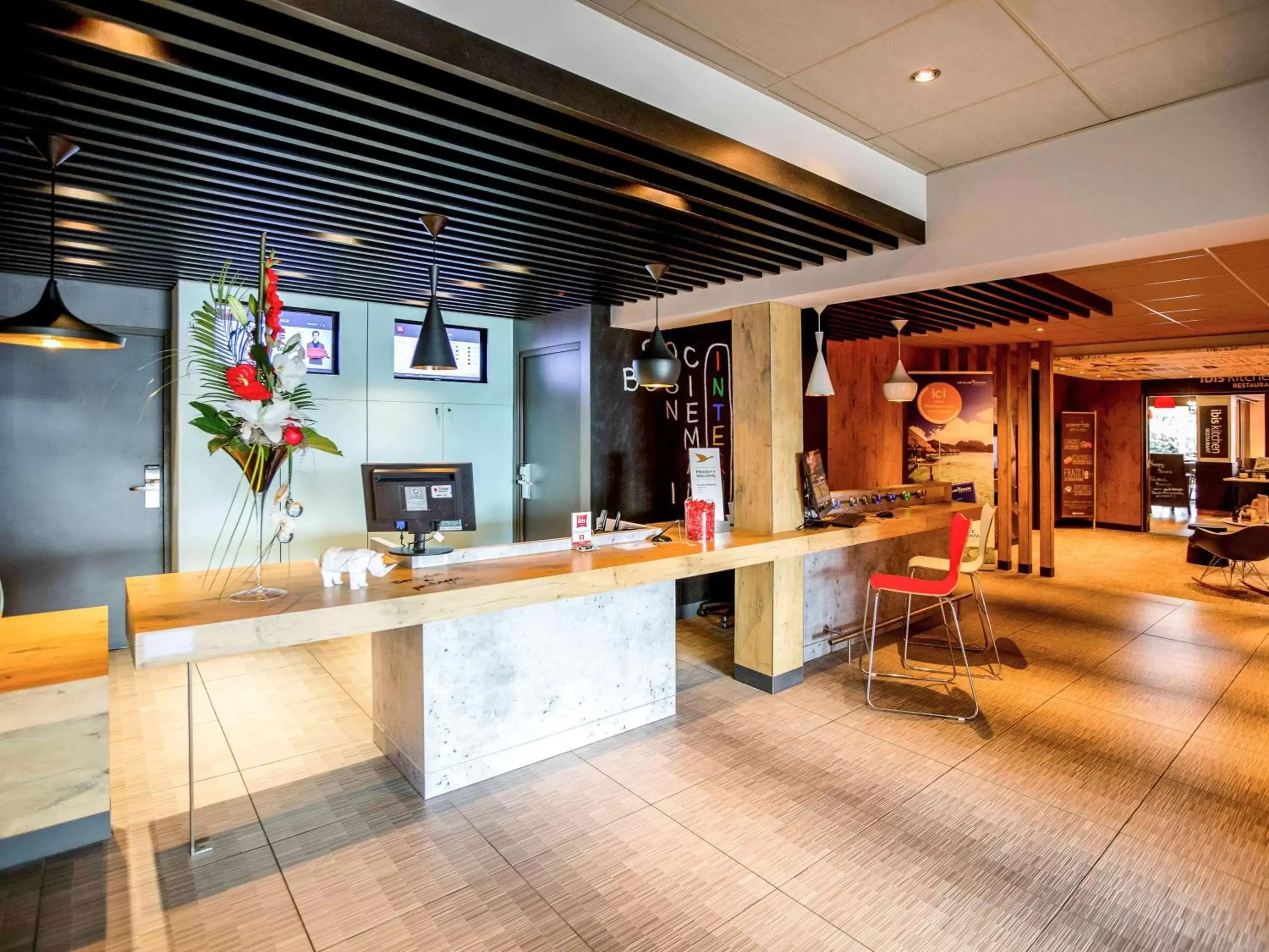 Property building, Lobby/Reception in ibis Cherbourg La Glacerie