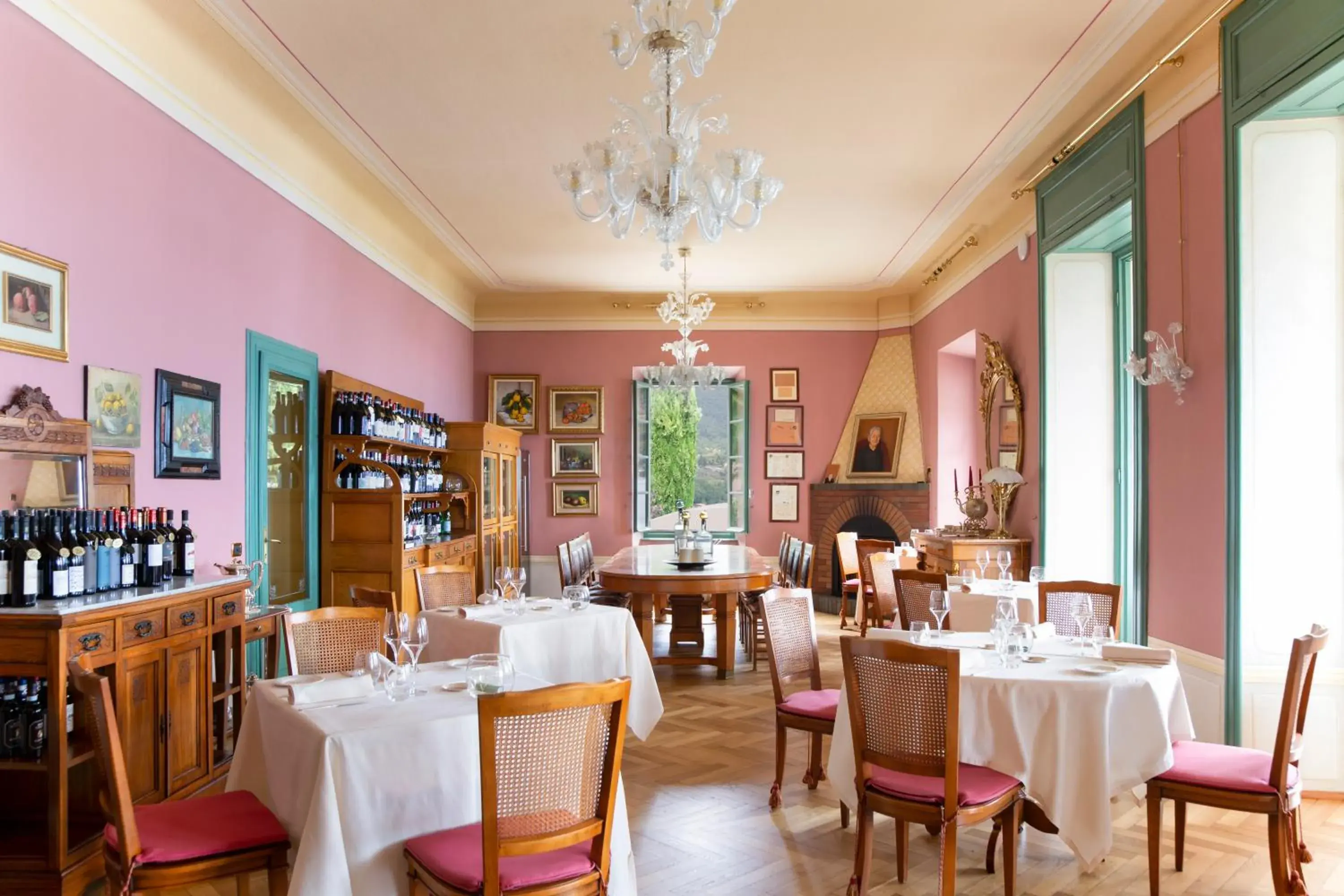 Restaurant/Places to Eat in Boutique Hotel Villa Sostaga