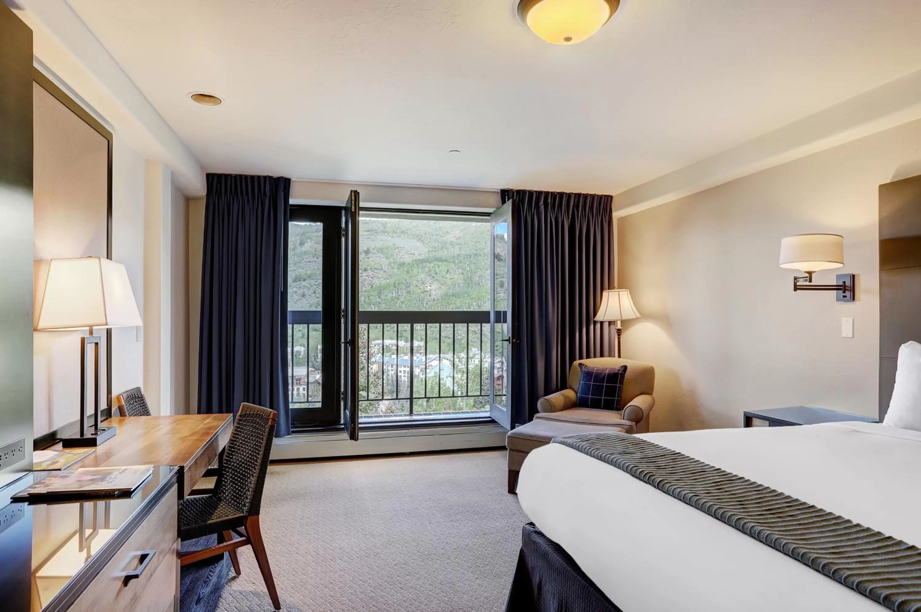 Bed in The Pines Lodge, a RockResort