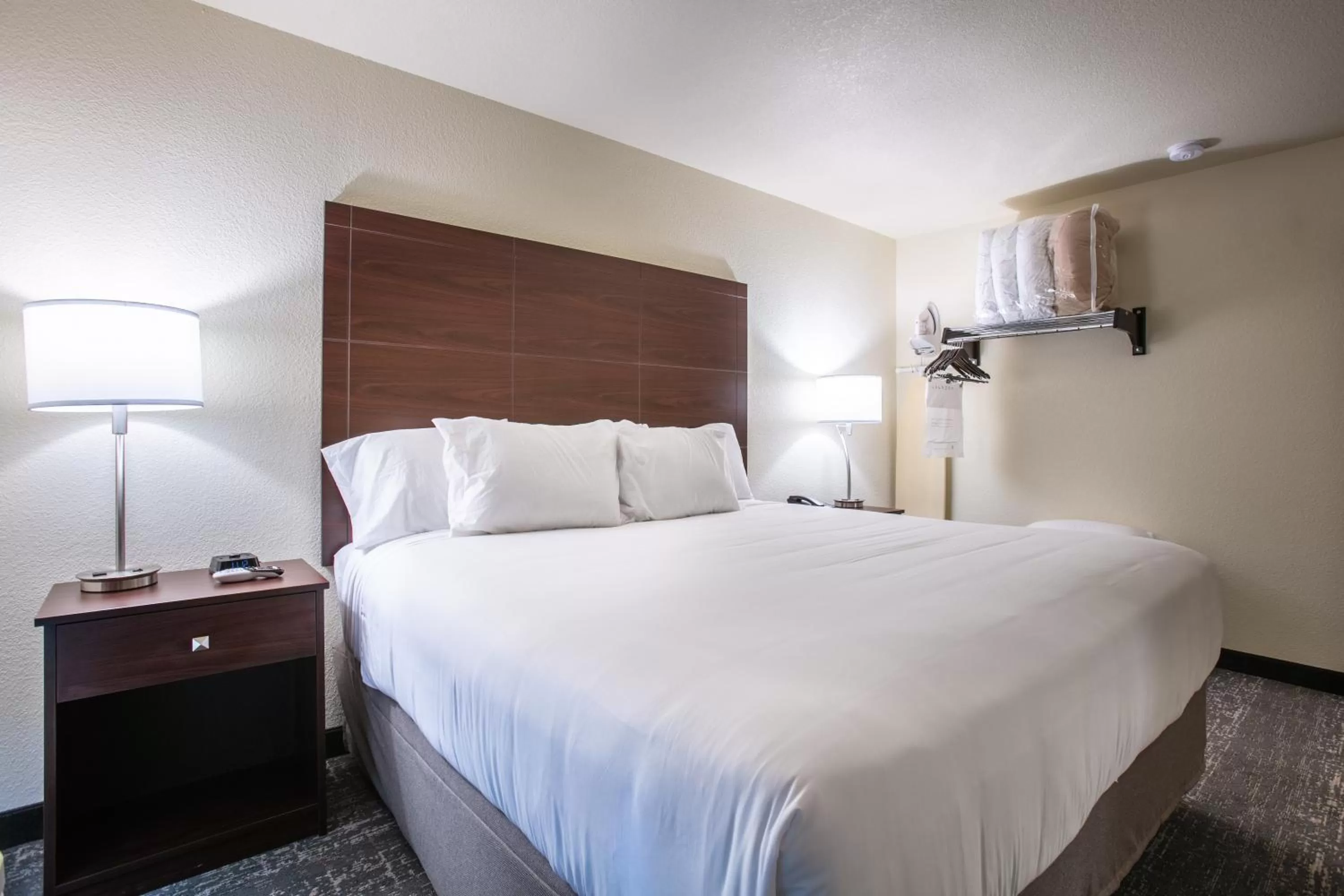 Bed in Cobblestone Inn & Suites - Pine Bluffs