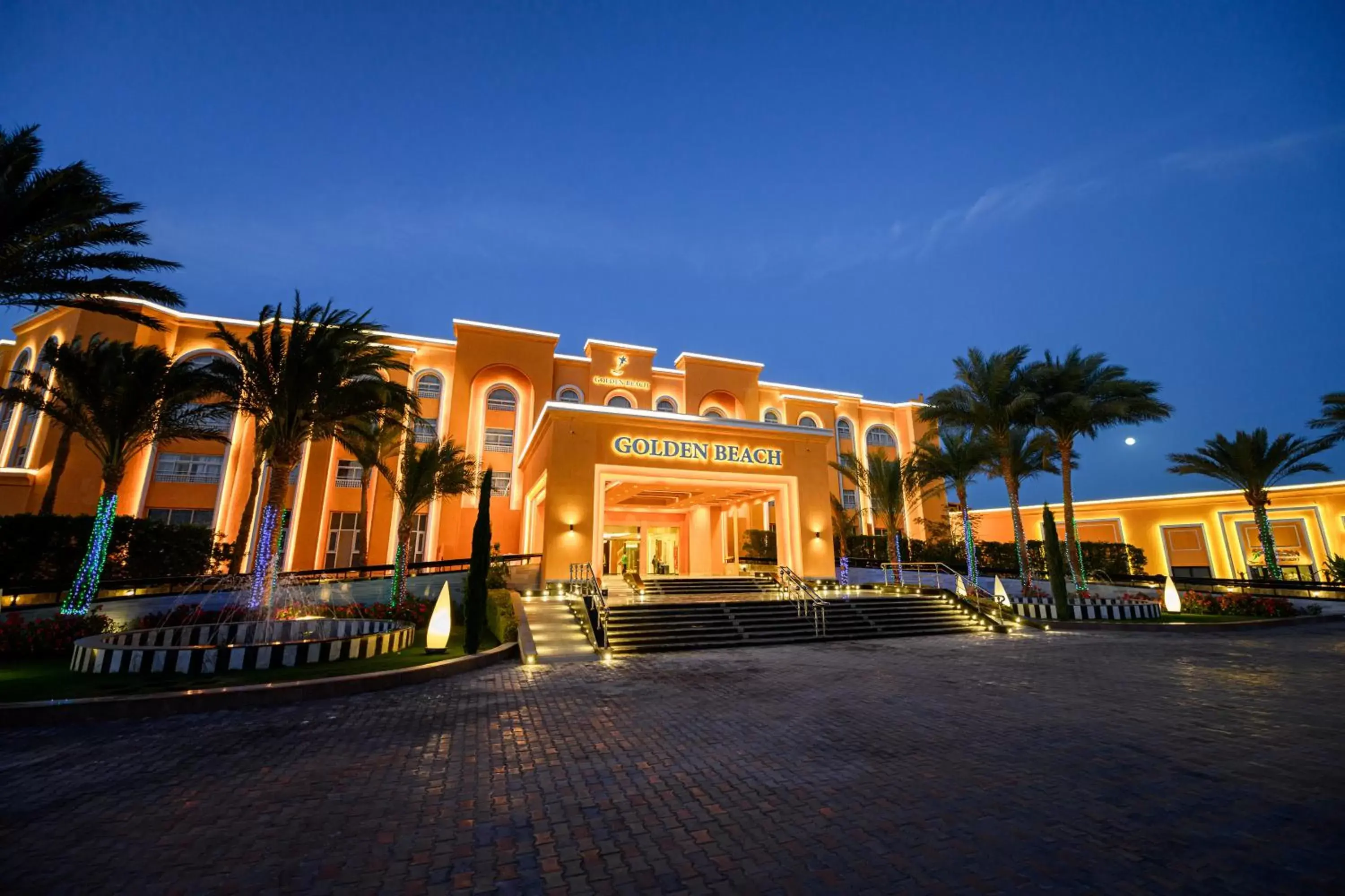 Facade/entrance, Property Building in Golden Beach Resort