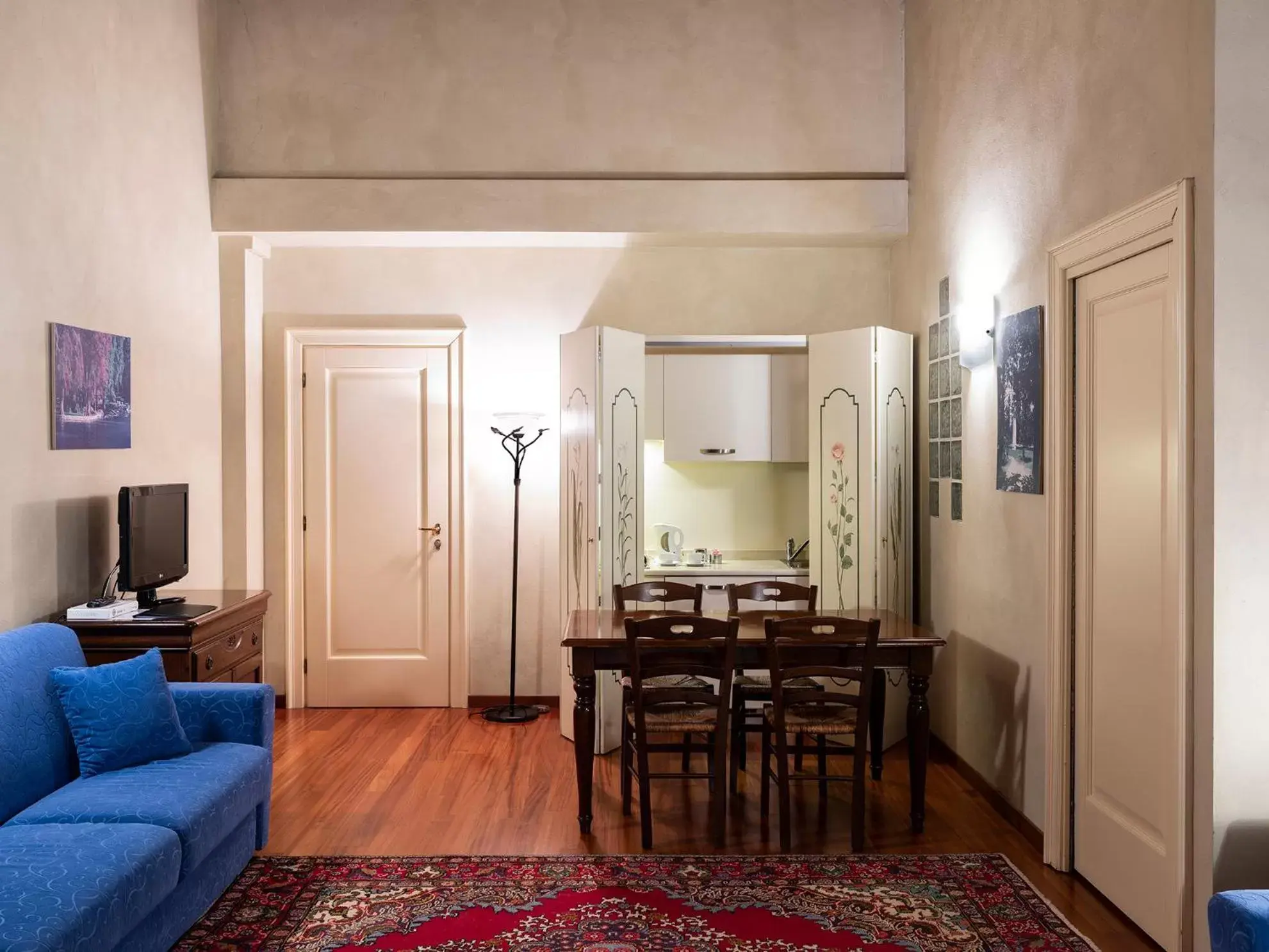 Kitchen or kitchenette, Dining Area in Parco Termale di Villa Dei Cedri