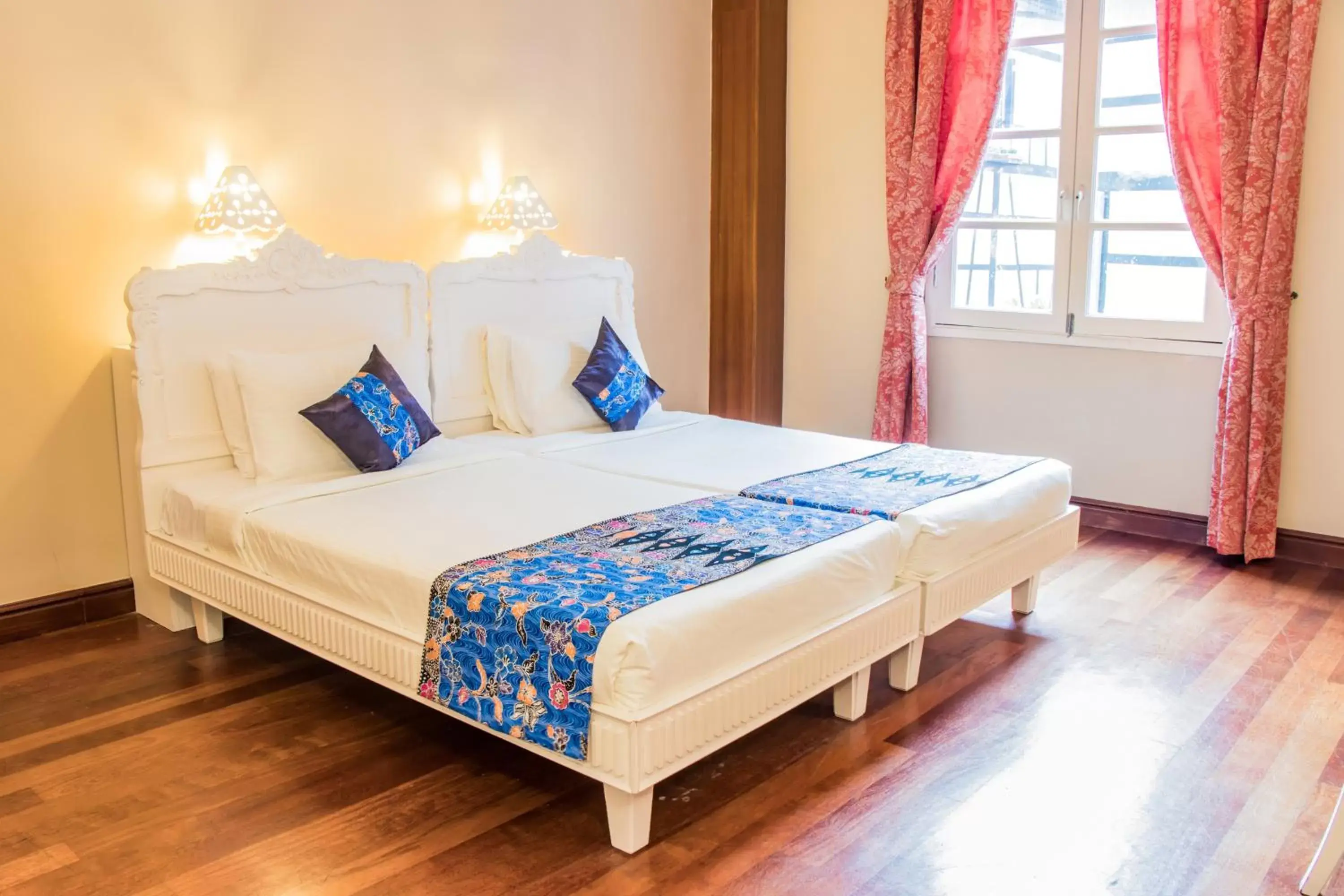 Bedroom, Bed in Colmar Tropicale