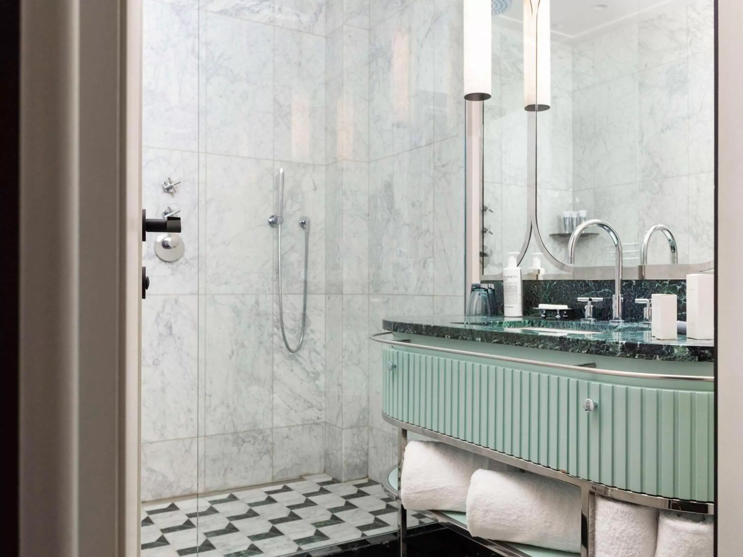 Bedroom, Bathroom in Mondrian Cannes