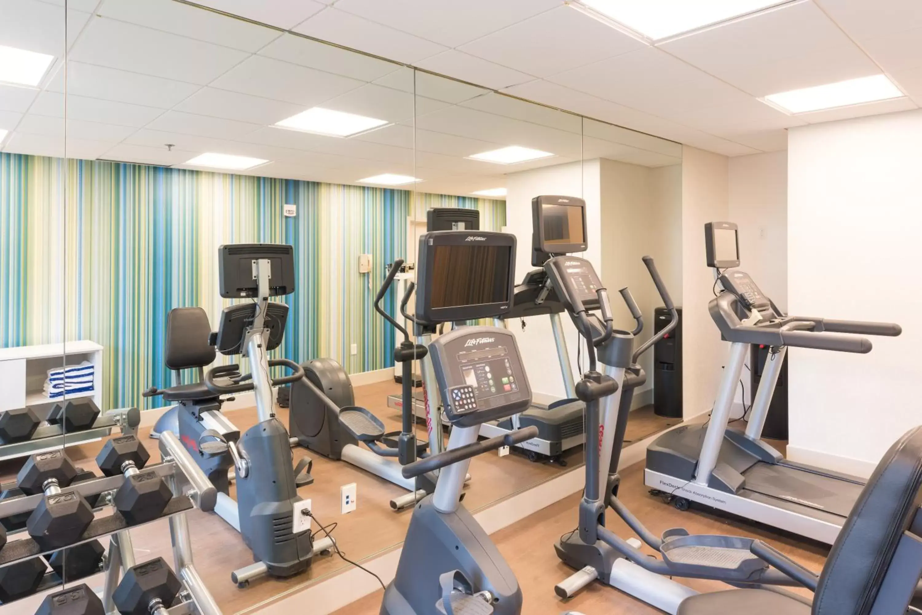 Fitness centre/facilities, Fitness Center/Facilities in Holiday Inn Express Charleston US Highway 17 & I-526, an IHG Hotel