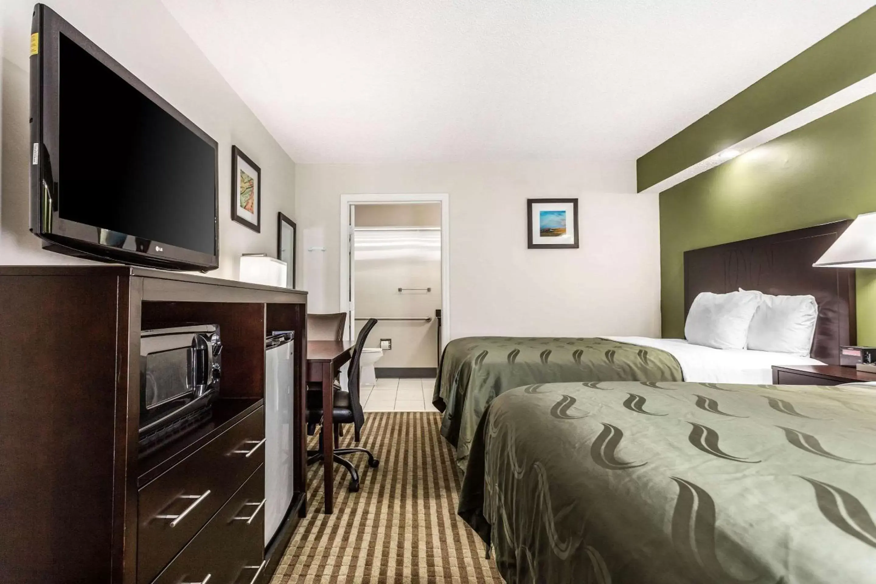 Photo of the whole room, Bed in Quality Inn Lancaster Photo of the whole room, Bed in Quality Inn Lancaster