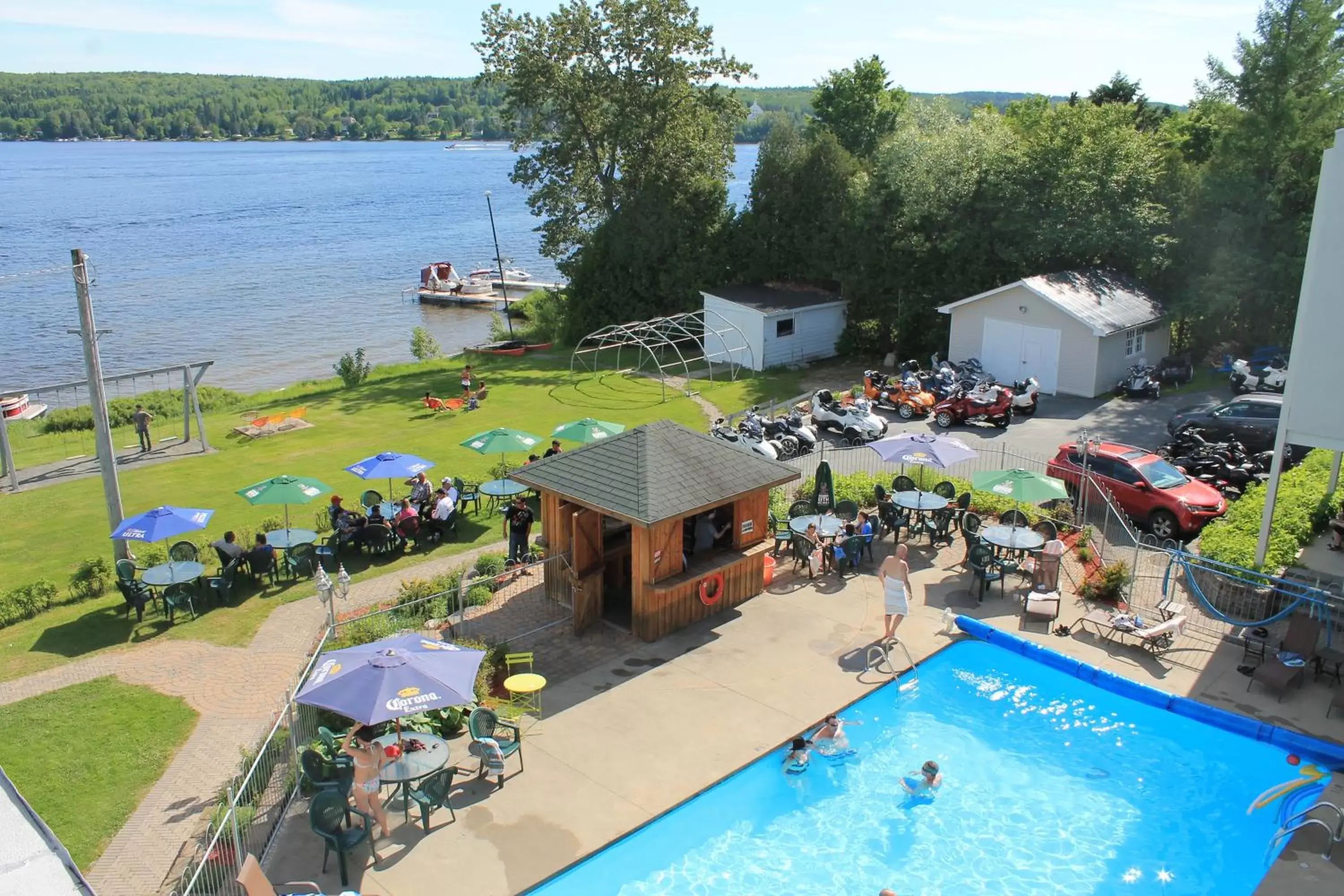 Activities, Pool View in Manoir Lac-Etchemin