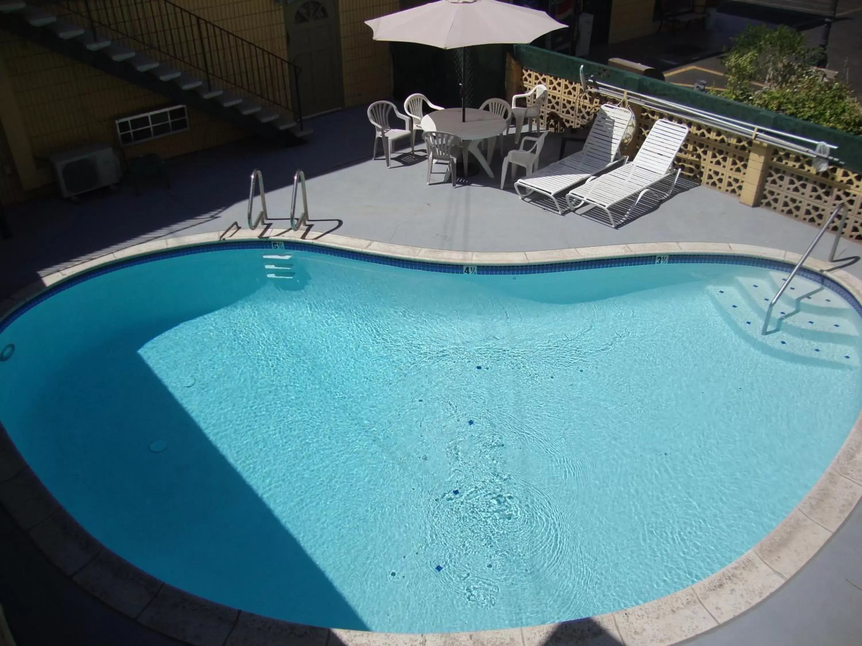 Activities, Swimming Pool in Townhouse Inn and Suites