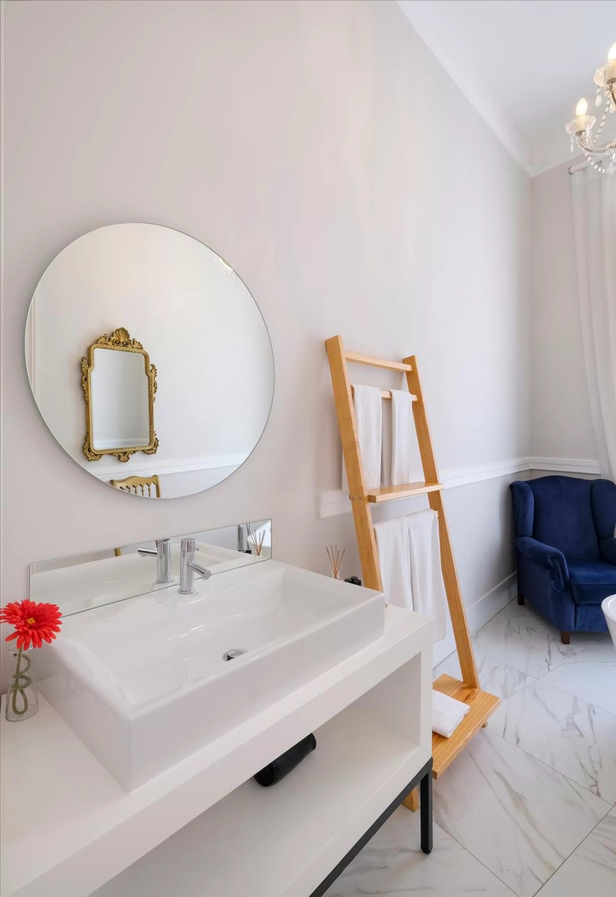 Bathroom in 1869 Príncipe Real House