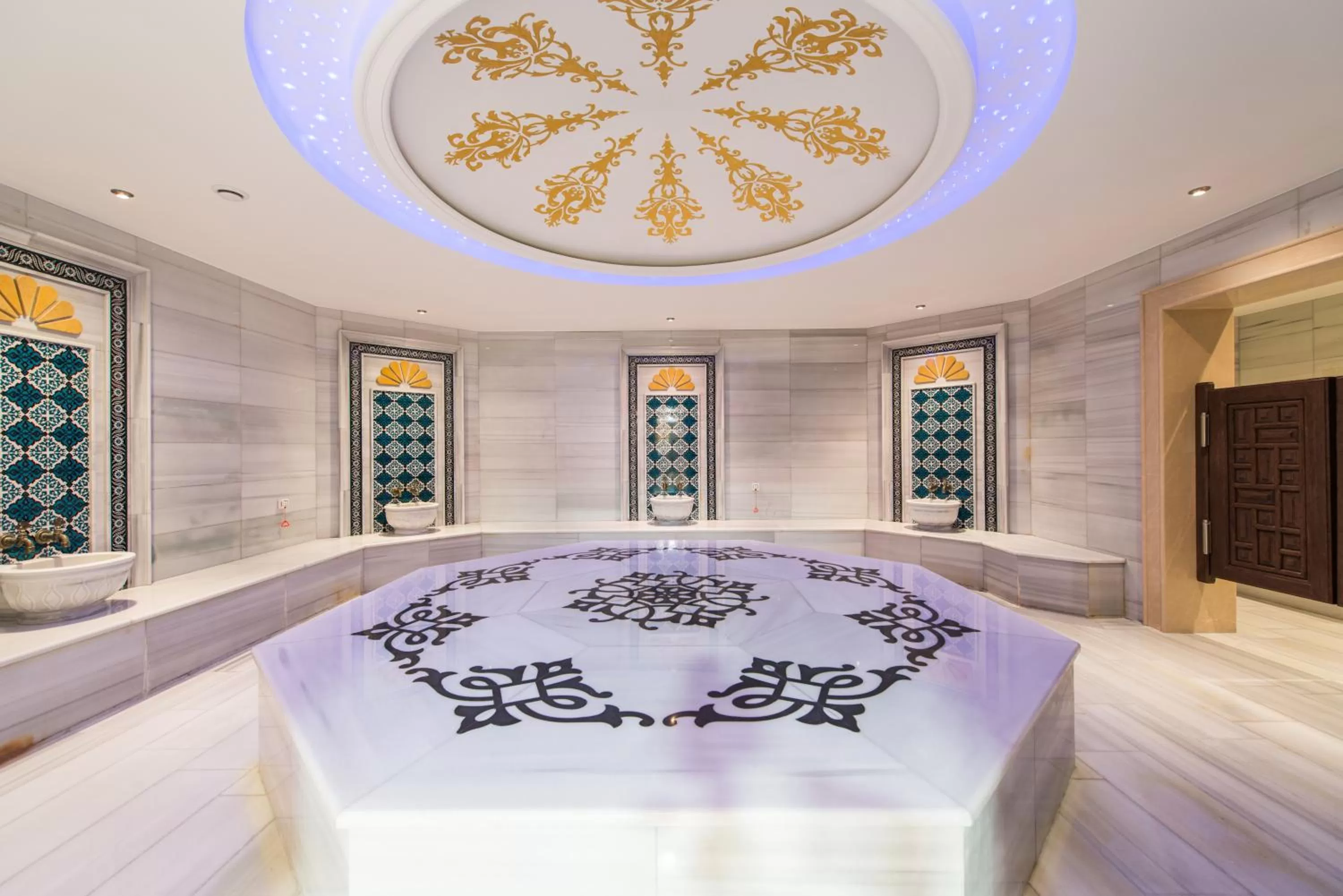 Public Bath, Bed in Radisson Blu Hotel, Ordu