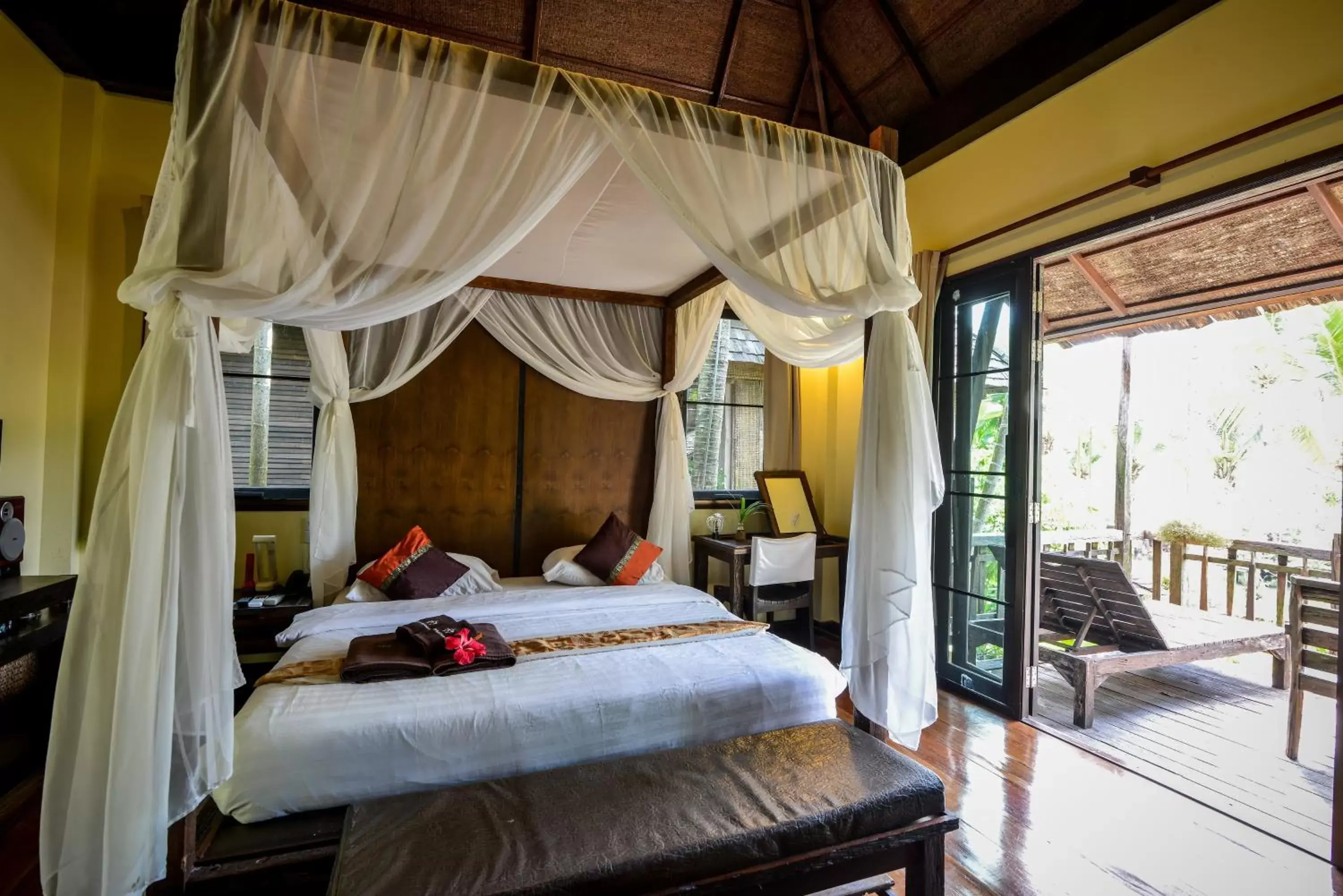 Coffee/tea facilities, Bed in The Spa Koh Chang Resort