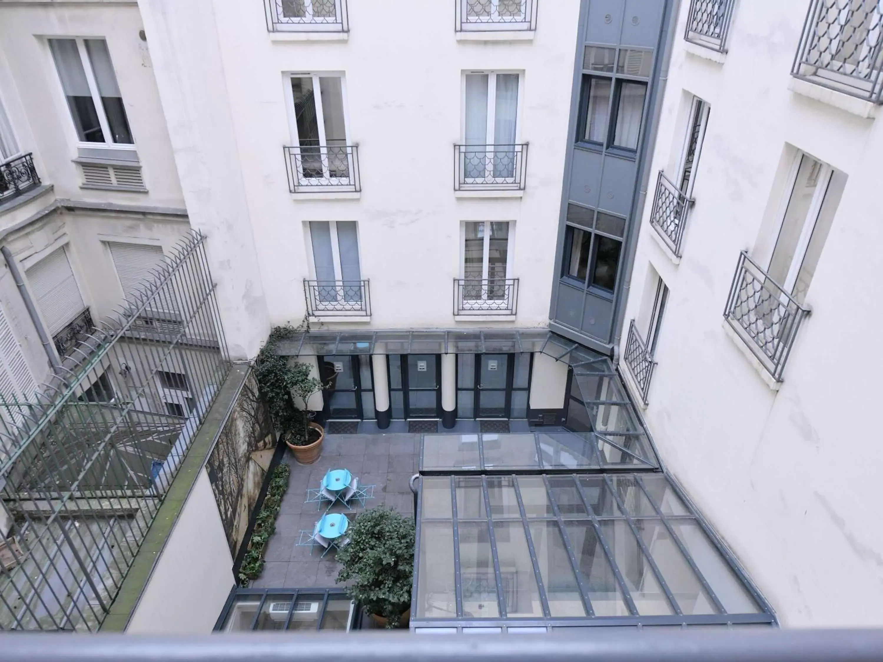 Property building, Balcony/Terrace in ibis Paris Opera La Fayette