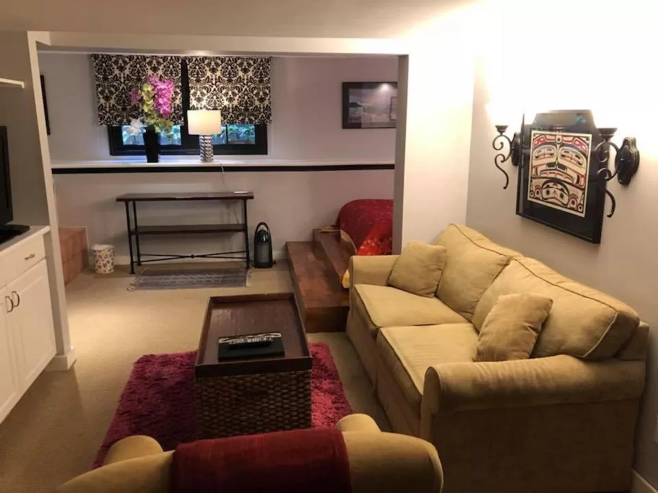 Seating Area in Barclay House Bed and Breakfast