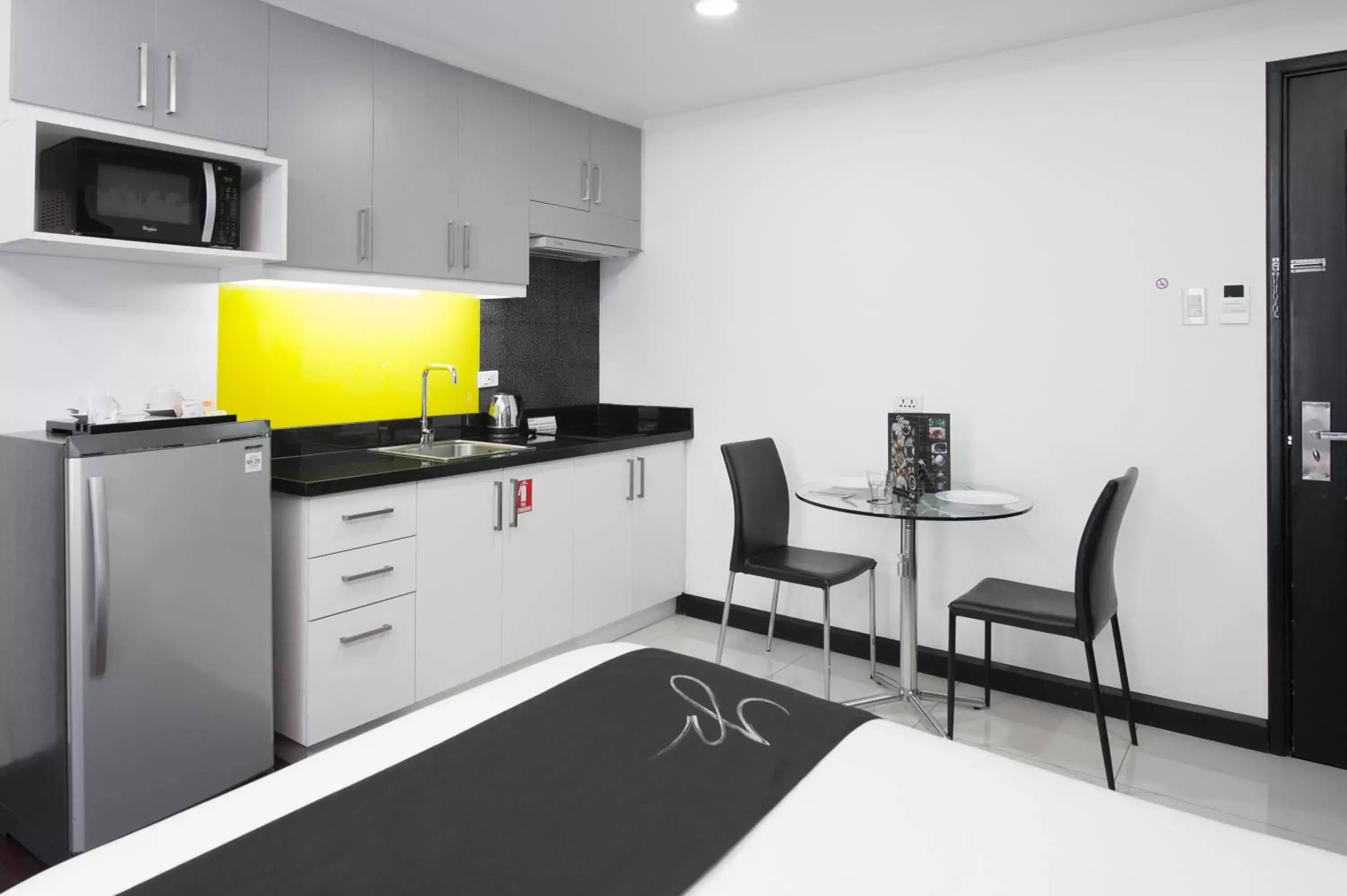 Kitchen or kitchenette, Kitchen/Kitchenette in Y2 Residence Hotel Managed by HII