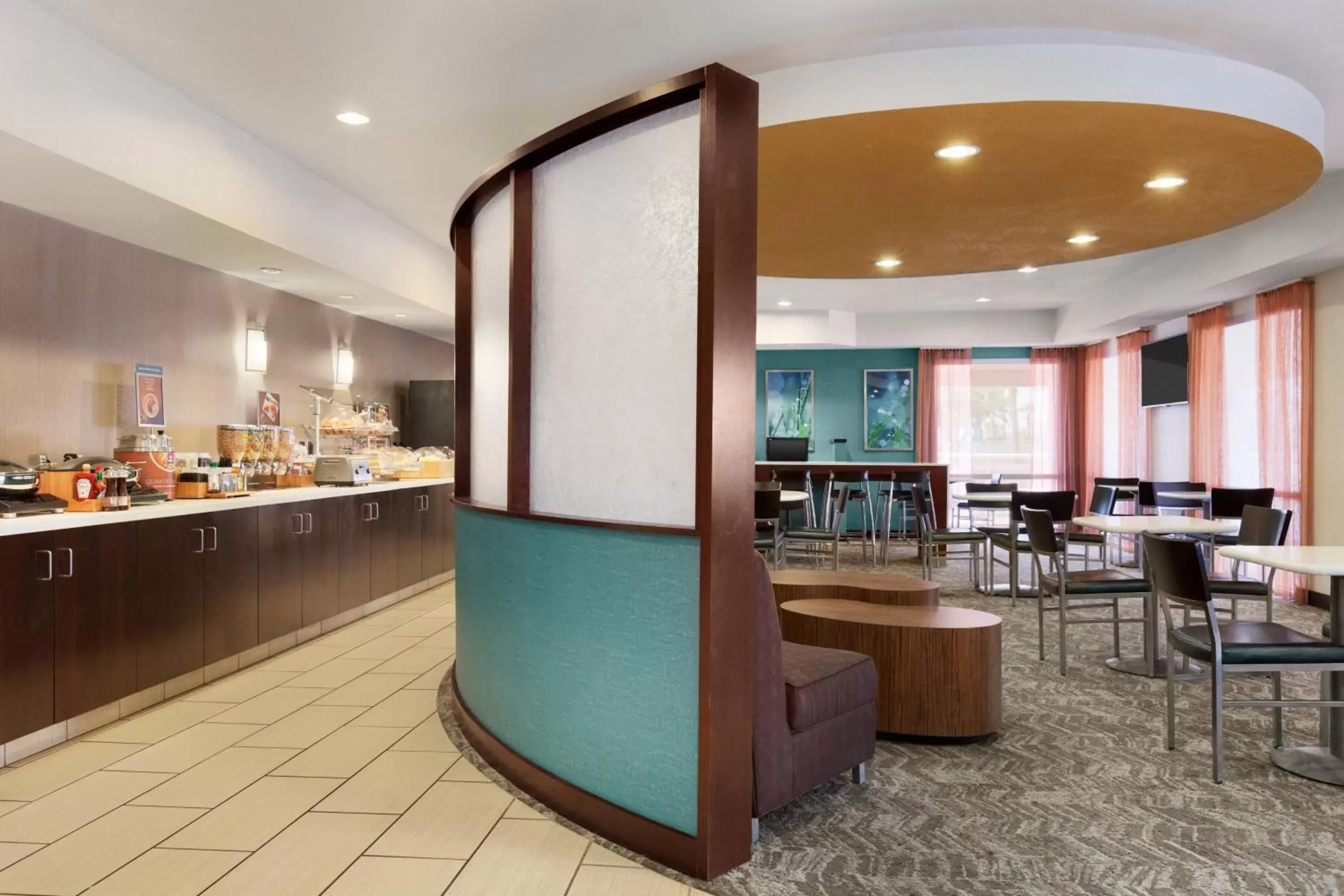 Breakfast, Restaurant/Places to Eat in SpringHill Suites Phoenix North