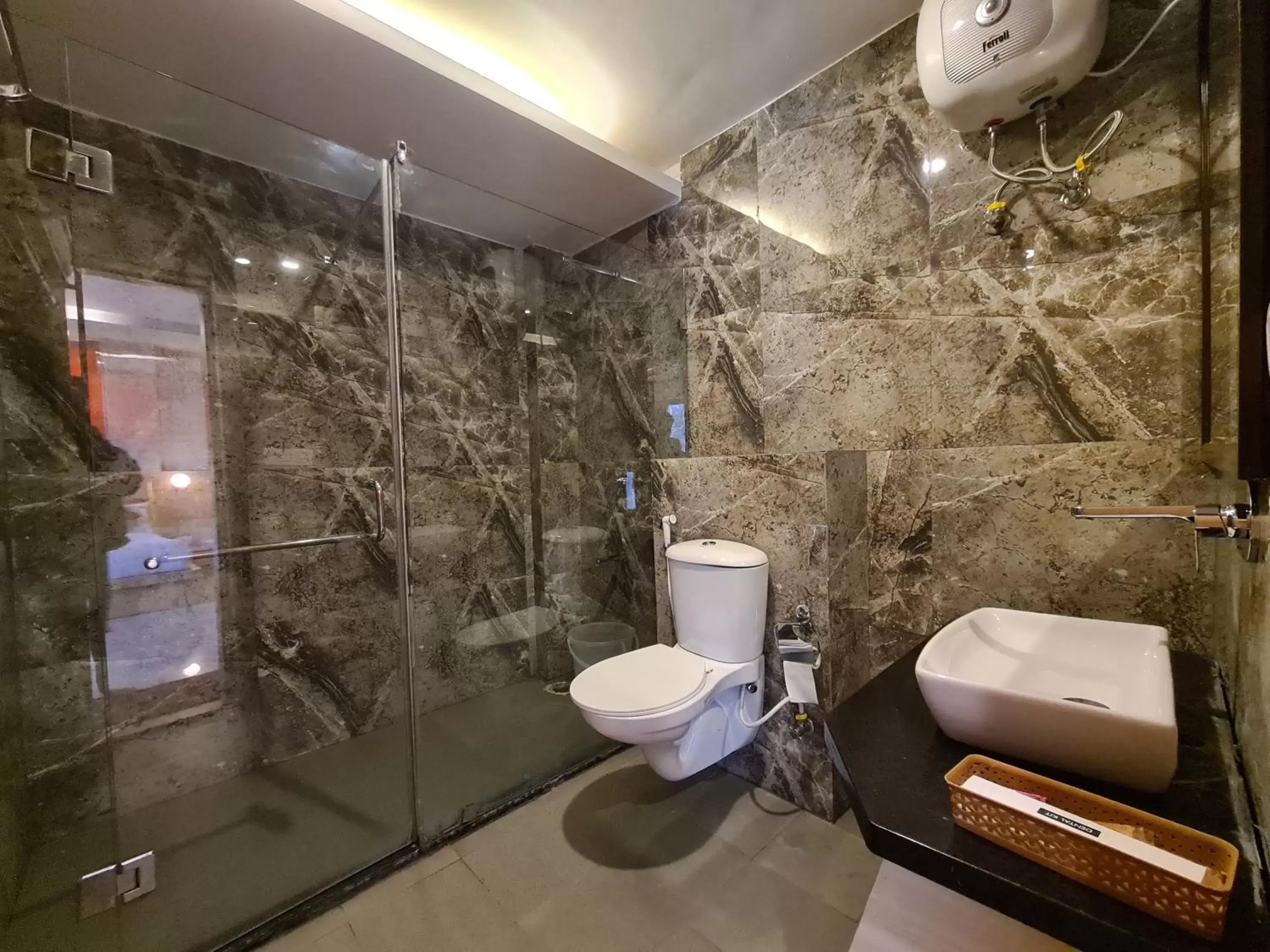 Bathroom in Hotel Rajpur Heights